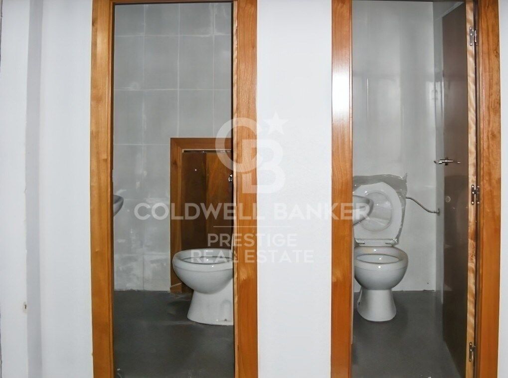 Liikekiinteistö Barcelona, Espanja 330 m2 No. 159542