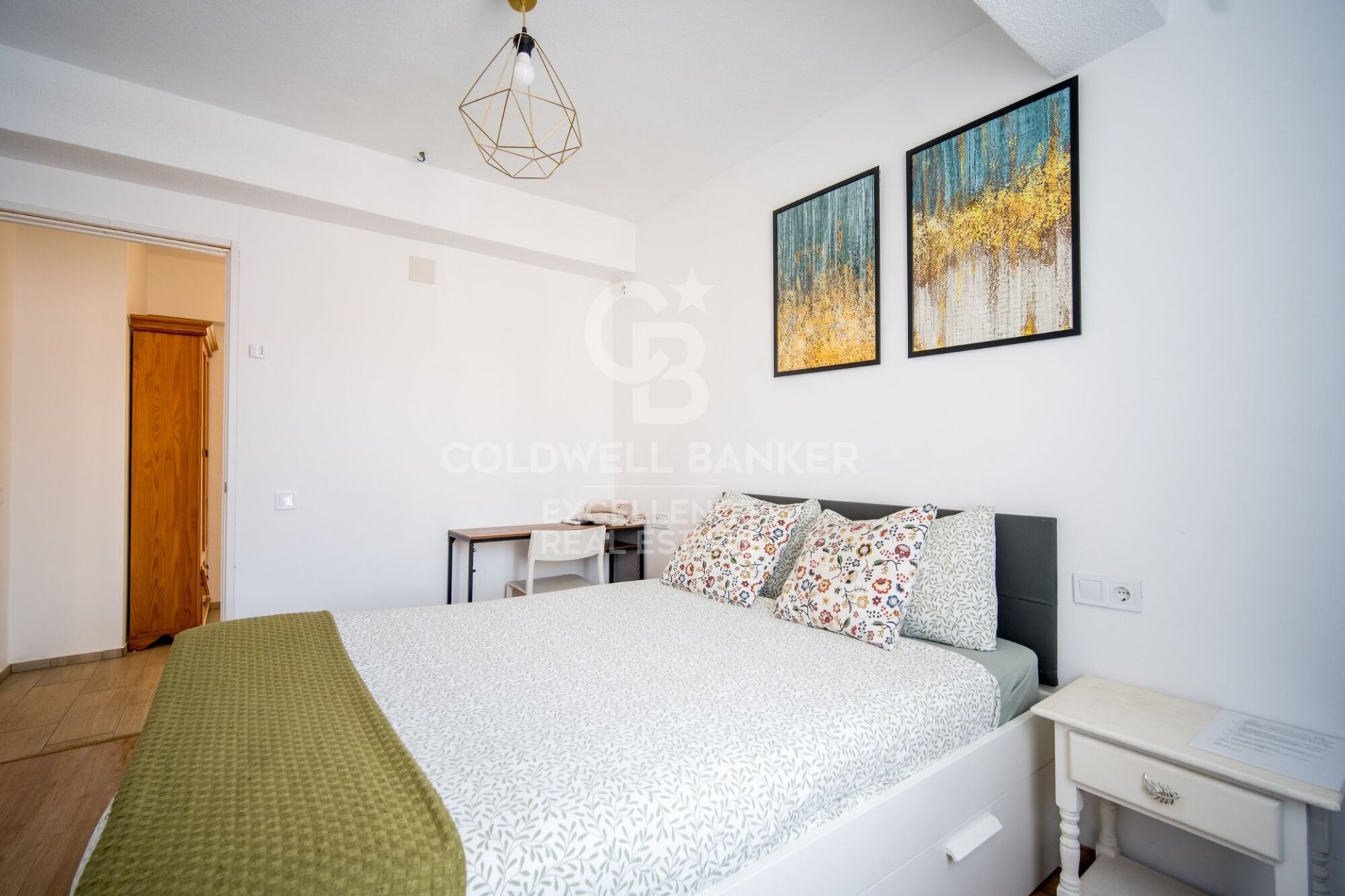 Hotel en Paterna, València, España 9 dormitorios, 320 m2 No. 159540