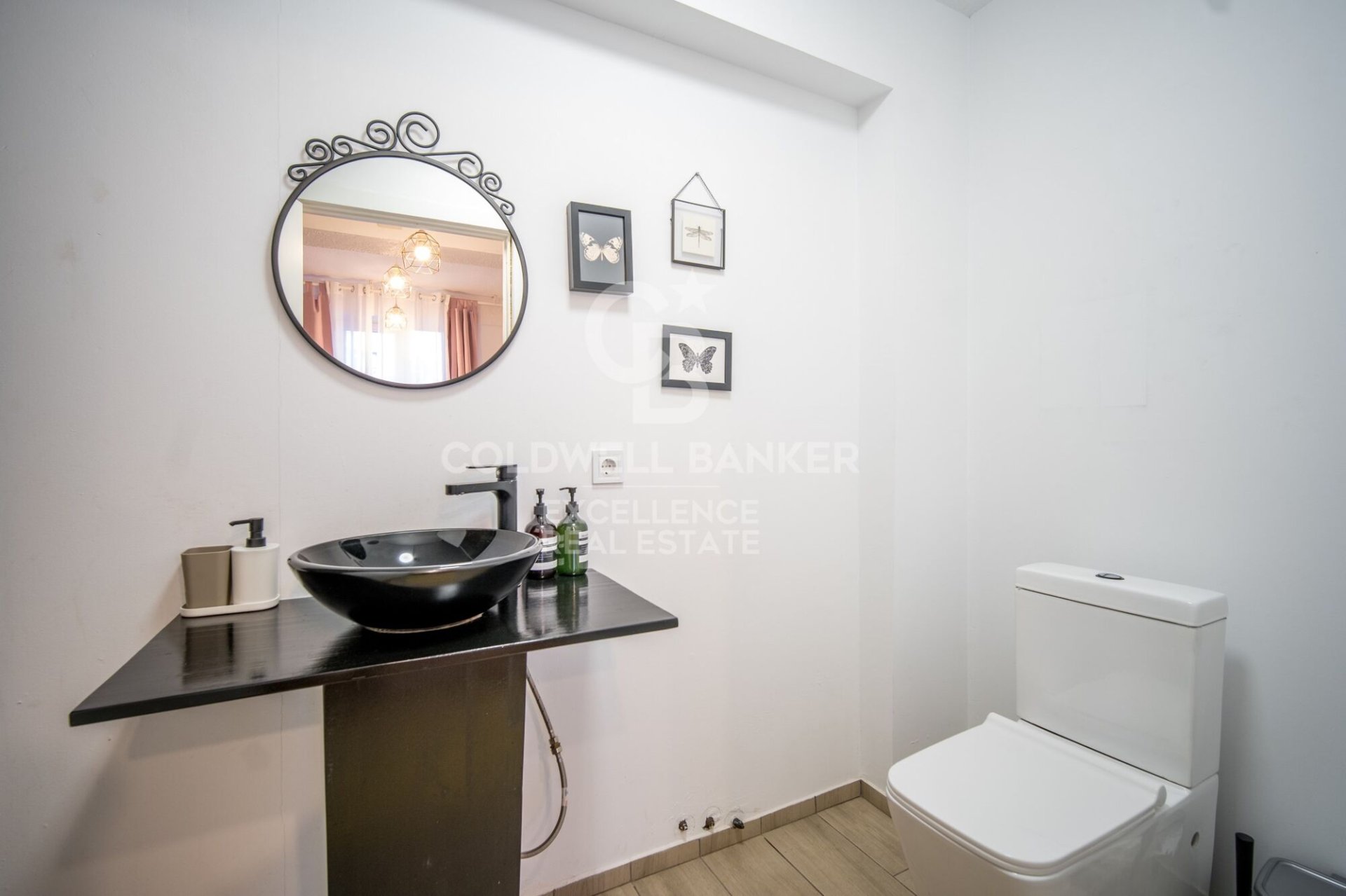 Hotel en Paterna, València, España 9 dormitorios, 320 m2 No. 159540