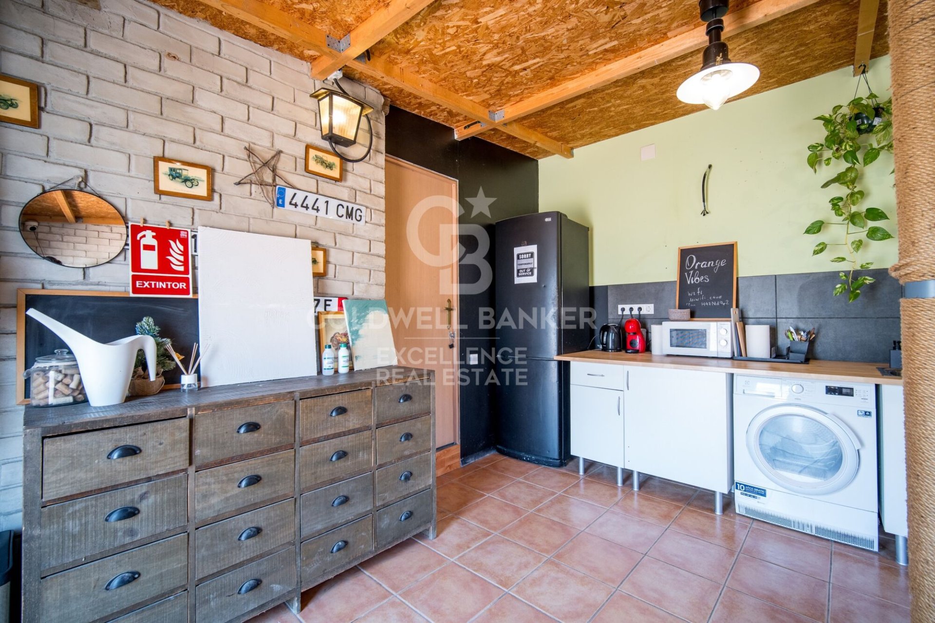 Hotel en Paterna, València, España 9 dormitorios, 320 m2 No. 159540