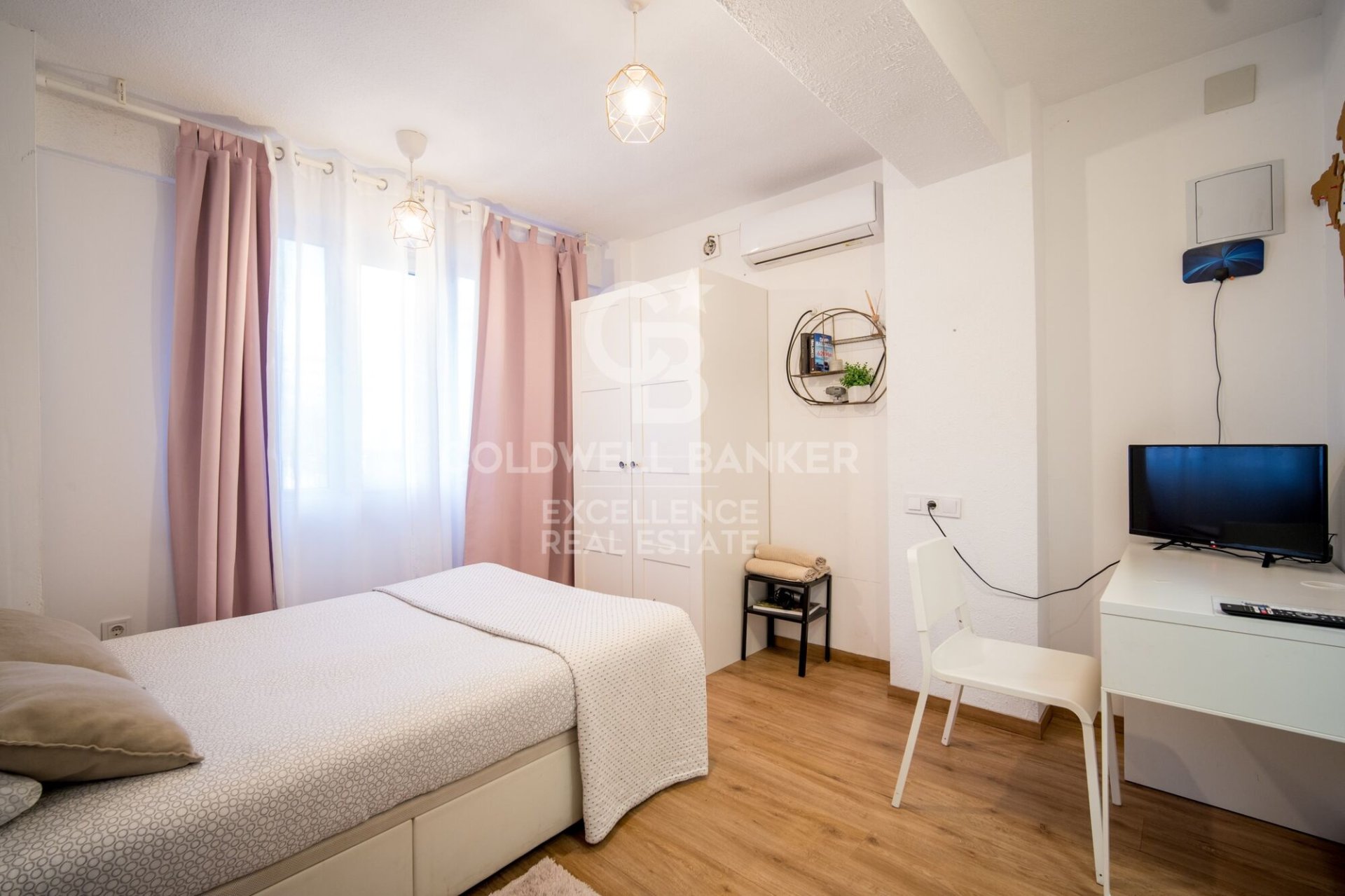 Hotel en Paterna, València, España 9 dormitorios, 320 m2 No. 159540