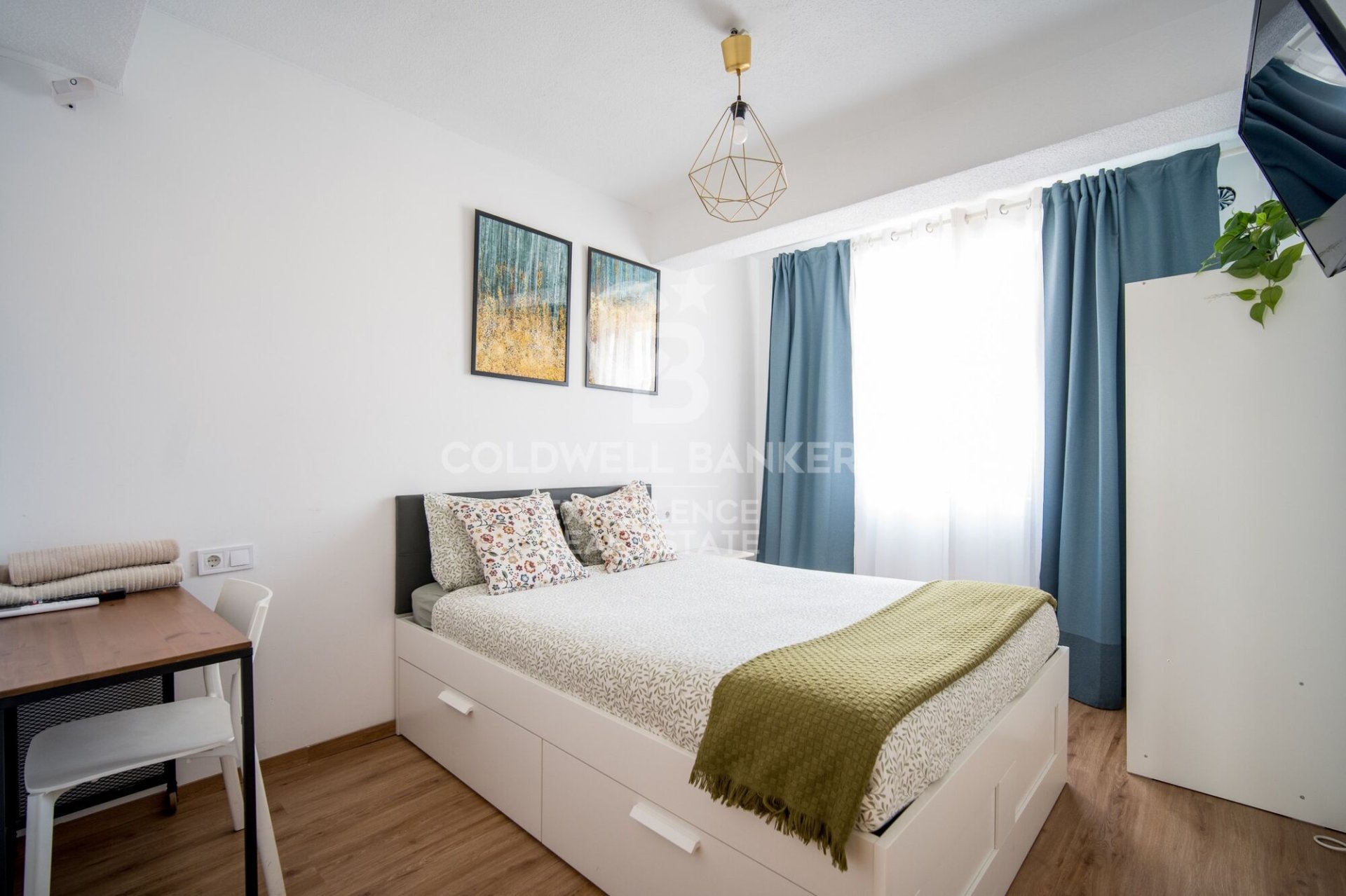 Hotel en Paterna, València, España 9 dormitorios, 320 m2 No. 159540