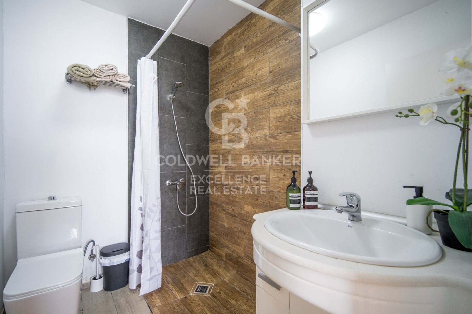 Hotel en Paterna, València, España 9 dormitorios, 320 m2 No. 159540