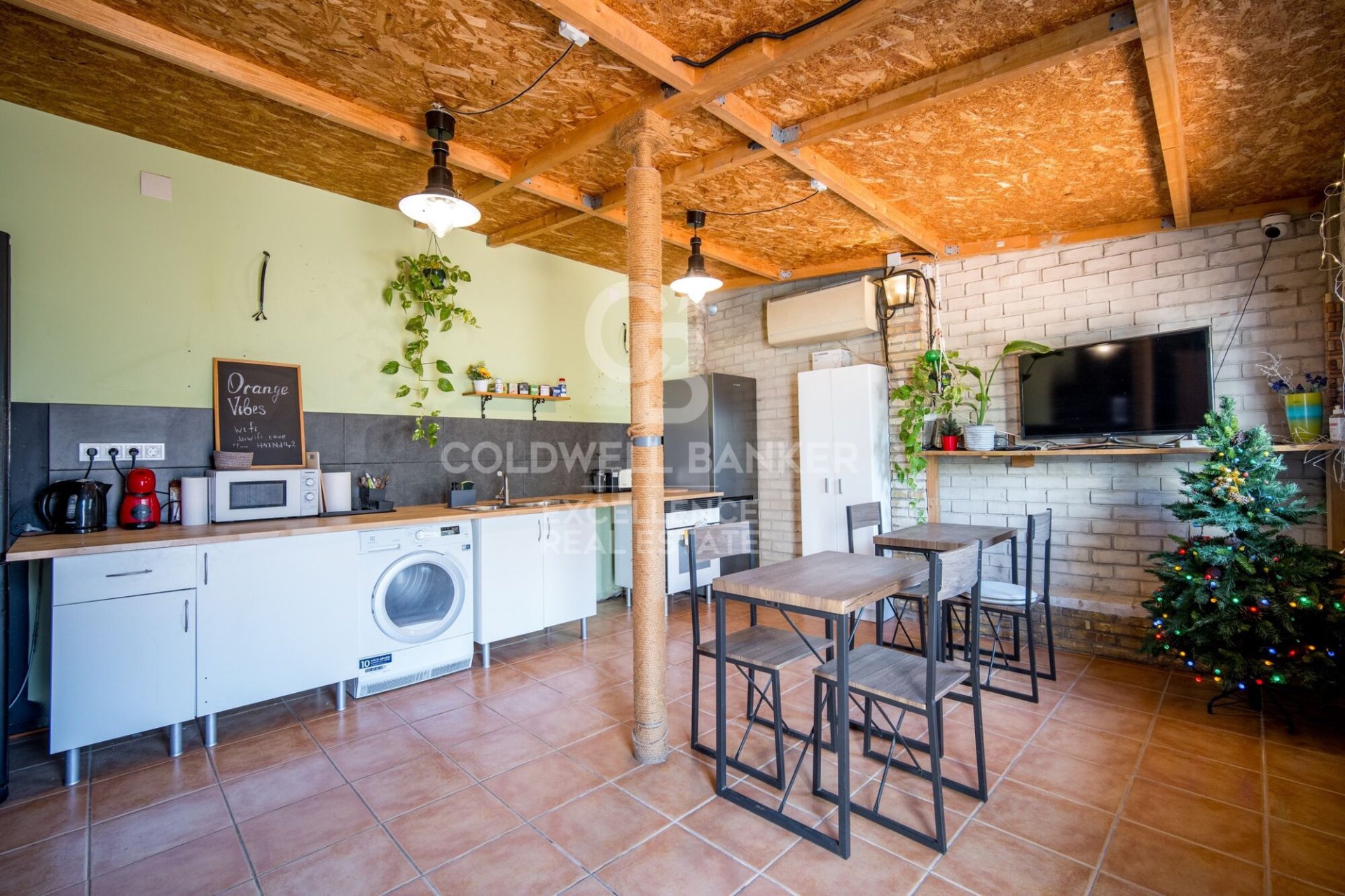 Hotel en Paterna, València, España 9 dormitorios, 320 m2 No. 159540
