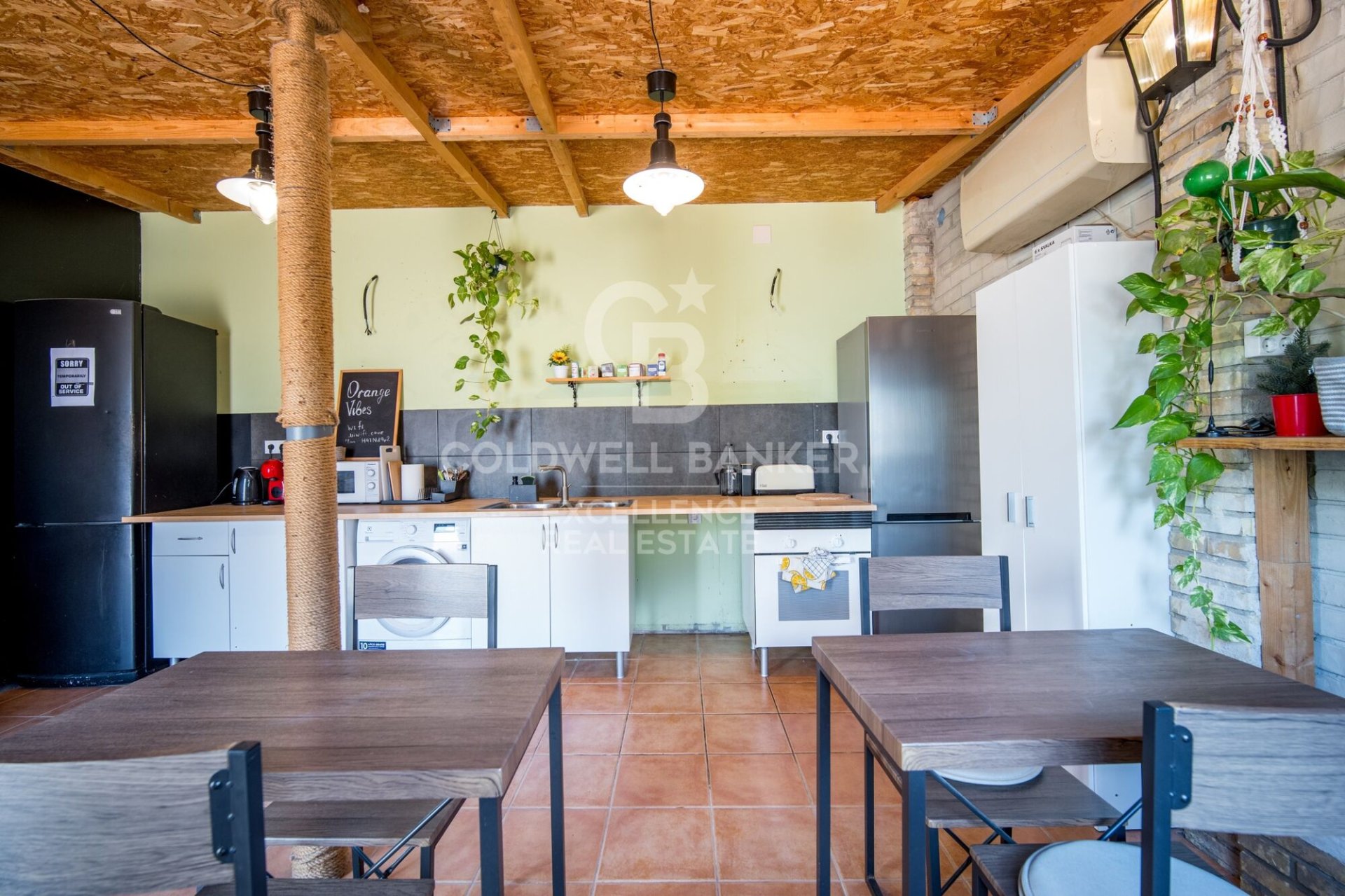 Hotel en Paterna, València, España 9 dormitorios, 320 m2 No. 159540