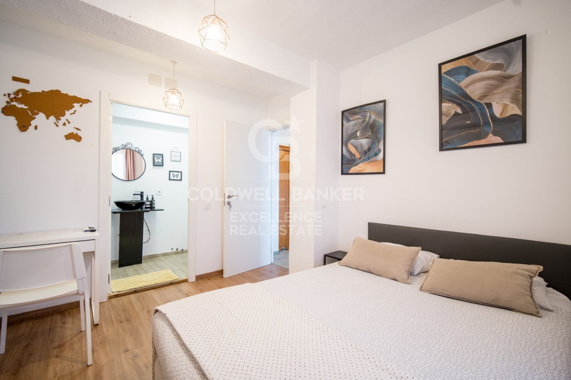 Hotel en Paterna, València, España 9 dormitorios, 320 m2 No. 159540
