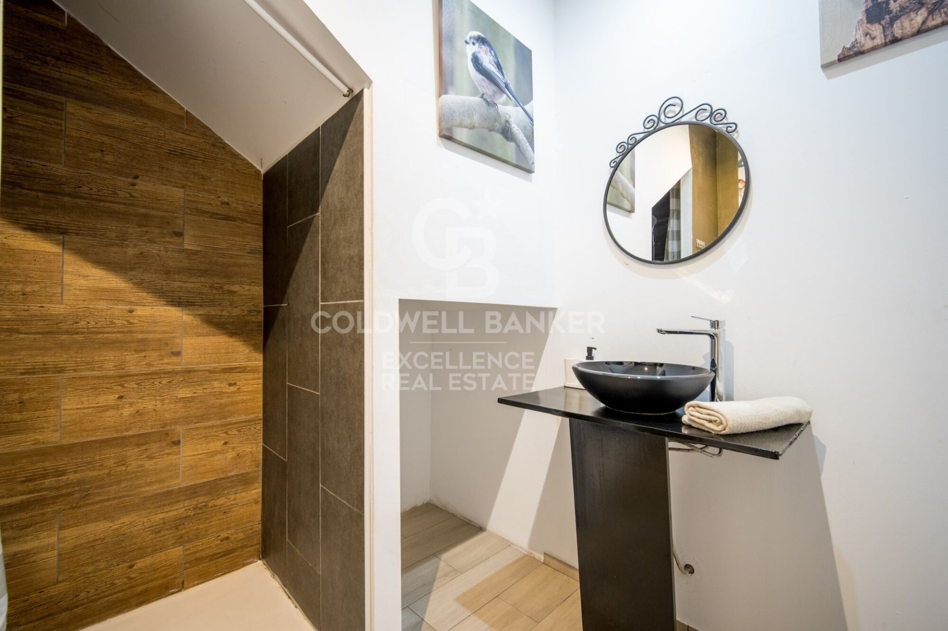 Hotel en Paterna, València, España 9 dormitorios, 320 m2 No. 159540