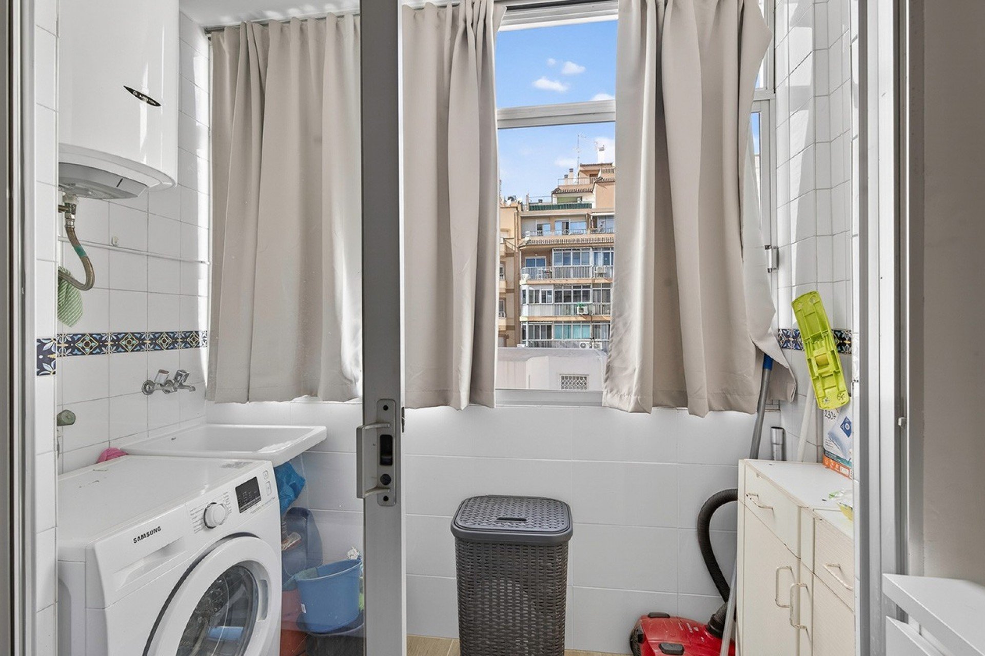 Квартира в Торревьеха, Аликанте, Испания 4 спальни, 108м2 №151787