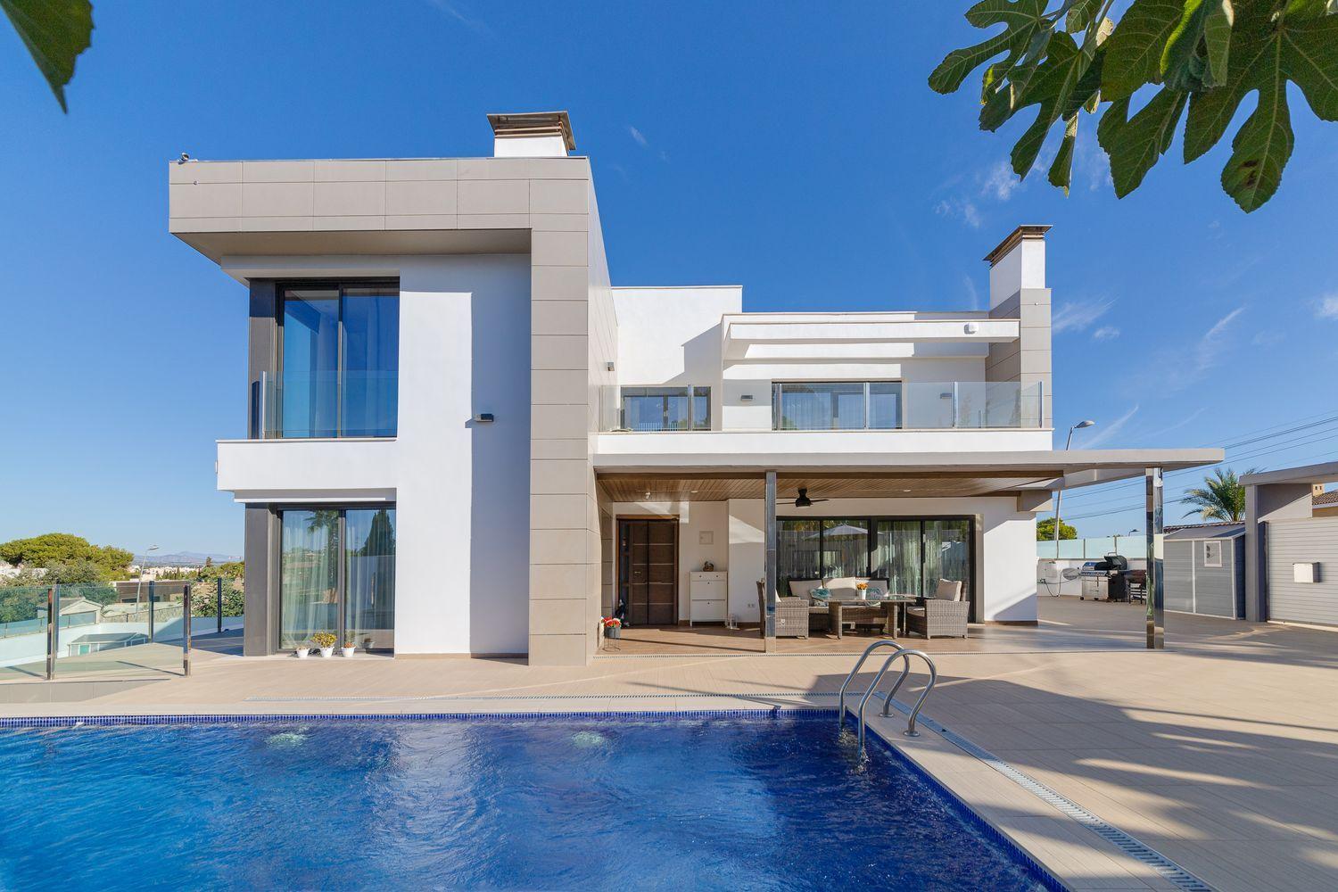 Villa à Los Balcones, Alicante, Espagne 3 chambres, 461 m2 No. 151793