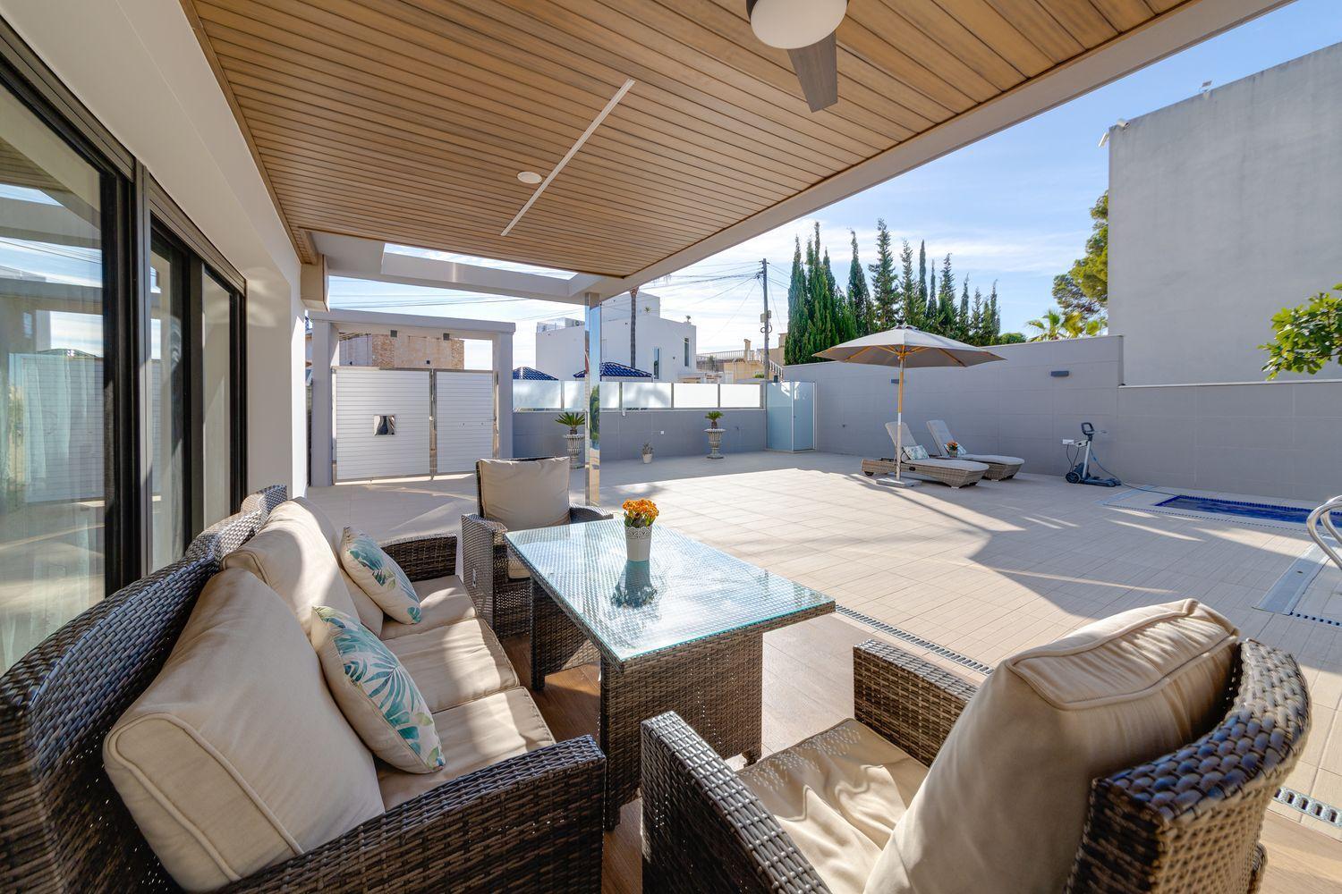 Villa à Los Balcones, Alicante, Espagne 3 chambres, 461 m2 No. 151793
