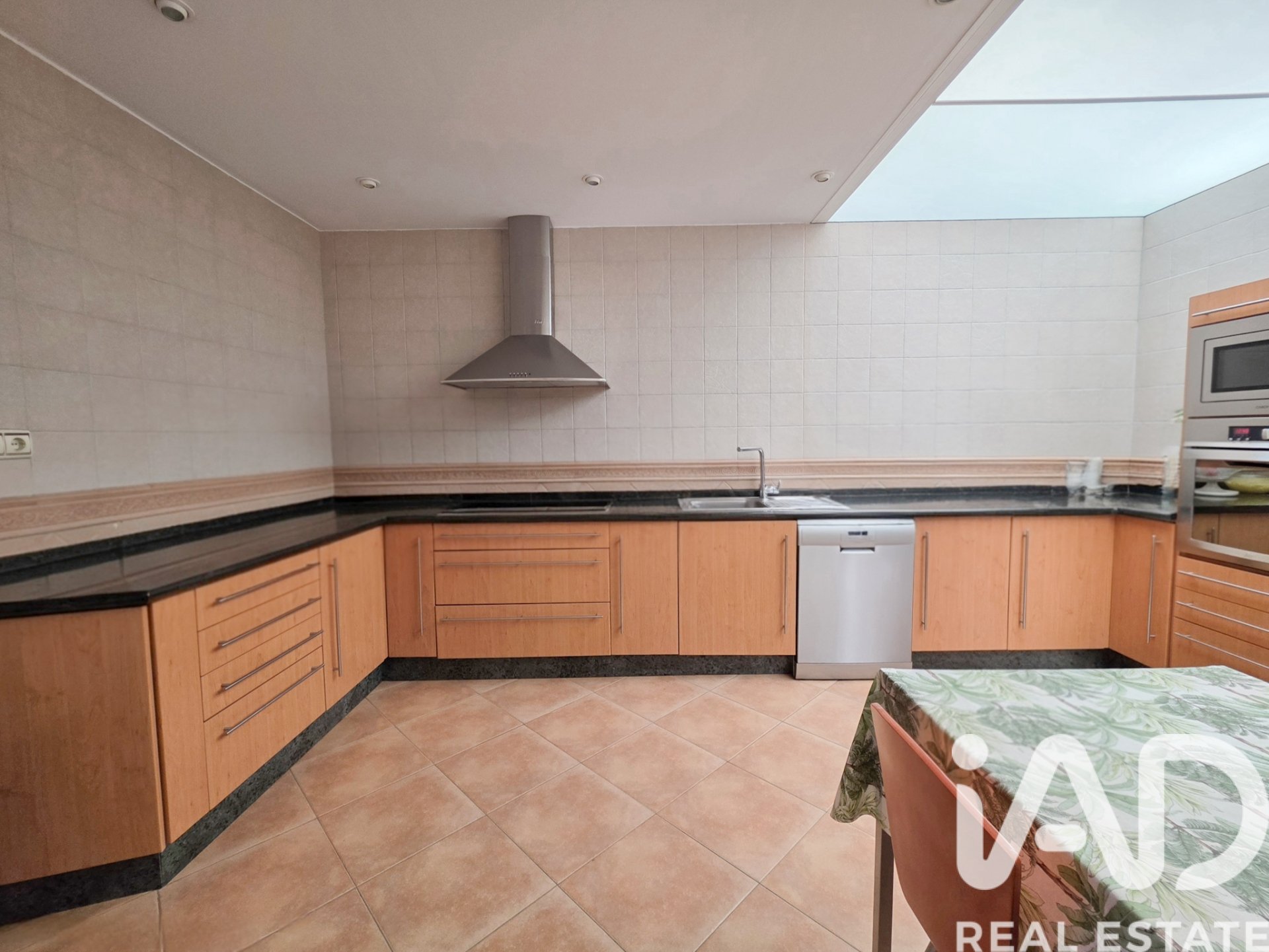 House in Malaga, Spain 6 bedrooms, 271 sq.m. No. 195130