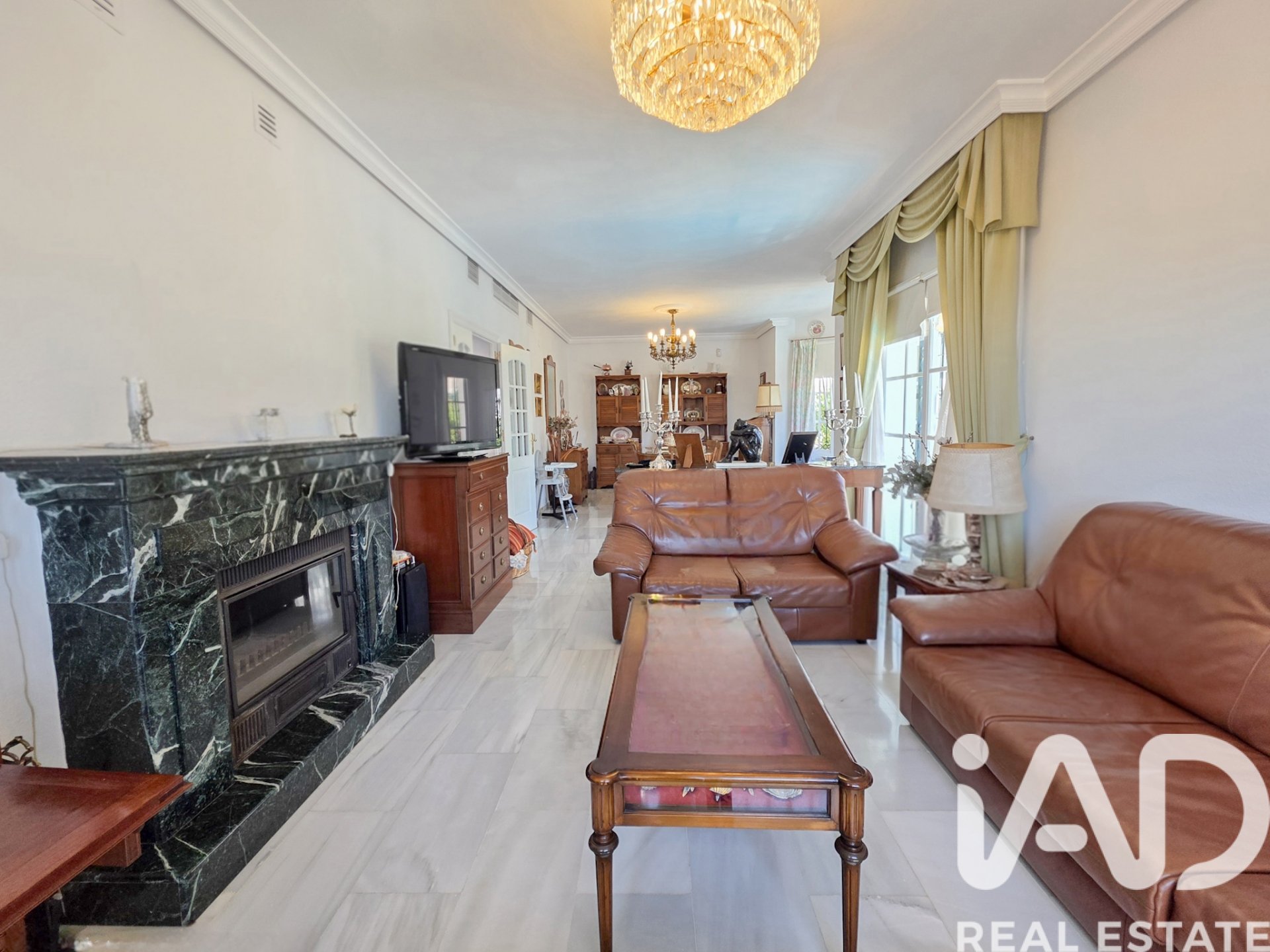 House in Malaga, Spain 6 bedrooms, 271 sq.m. No. 195130