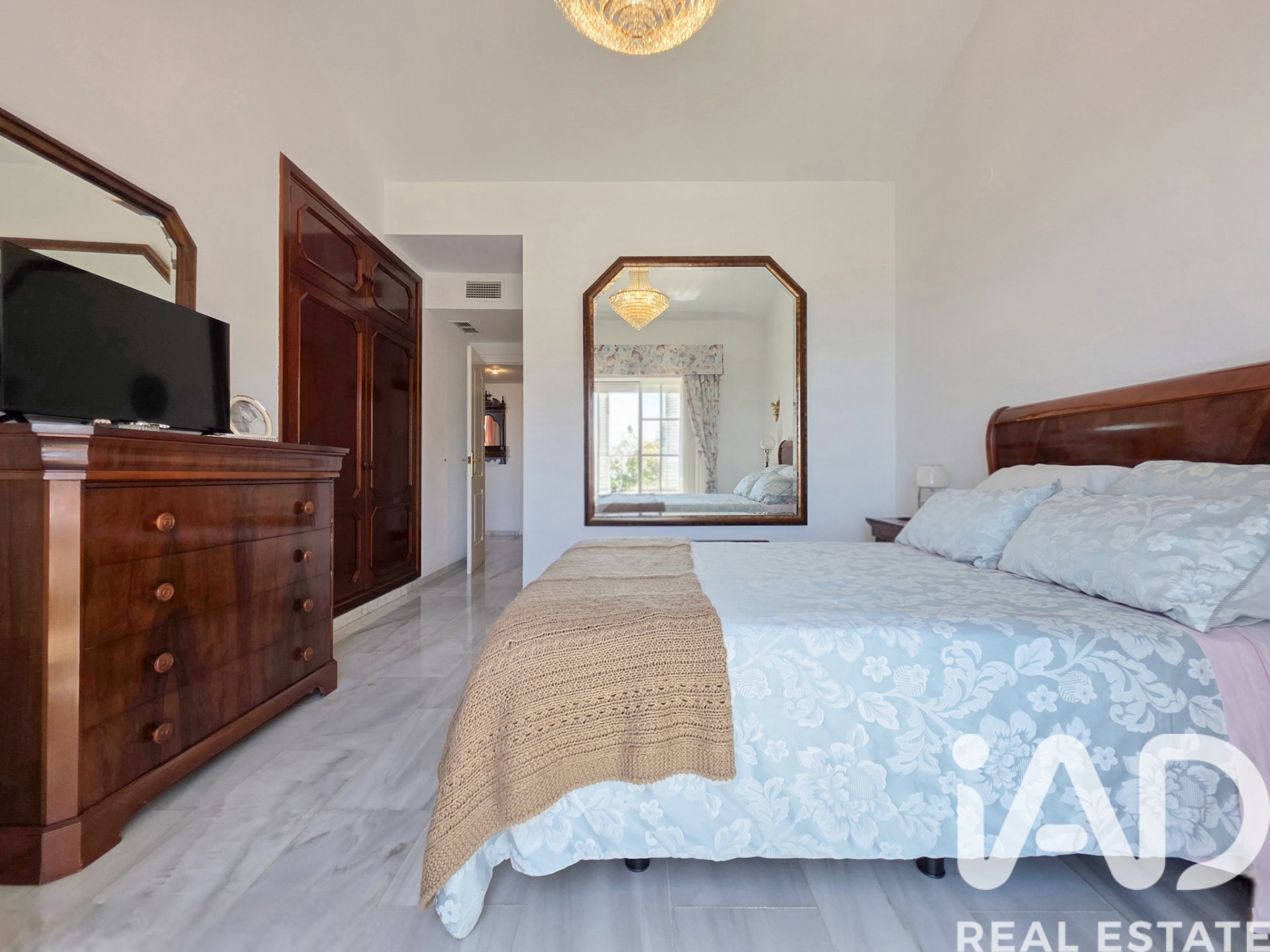 House in Malaga, Spain 6 bedrooms, 271 sq.m. No. 195130