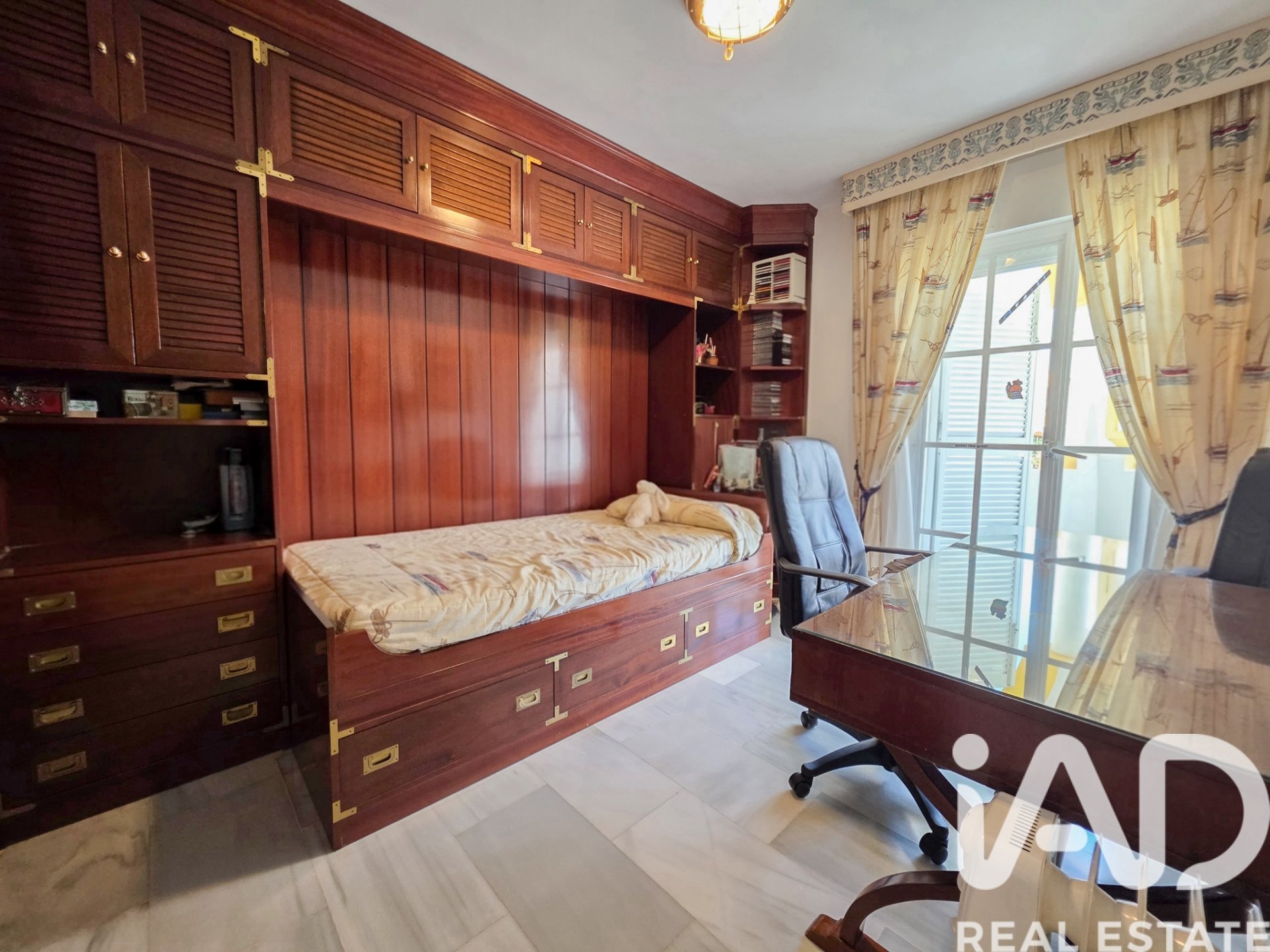 House in Malaga, Spain 6 bedrooms, 271 sq.m. No. 195130