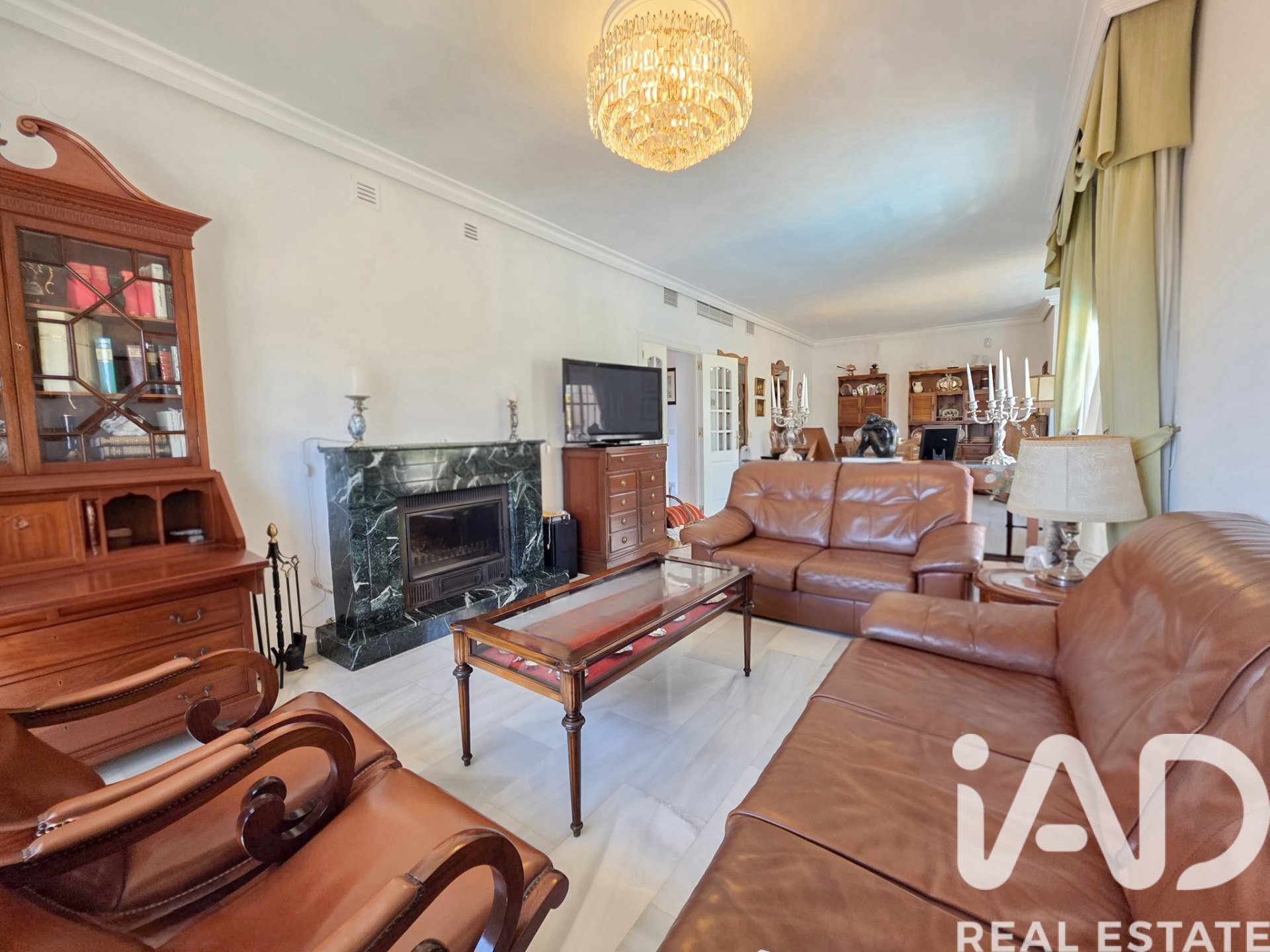 House in Malaga, Spain 6 bedrooms, 271 sq.m. No. 195130
