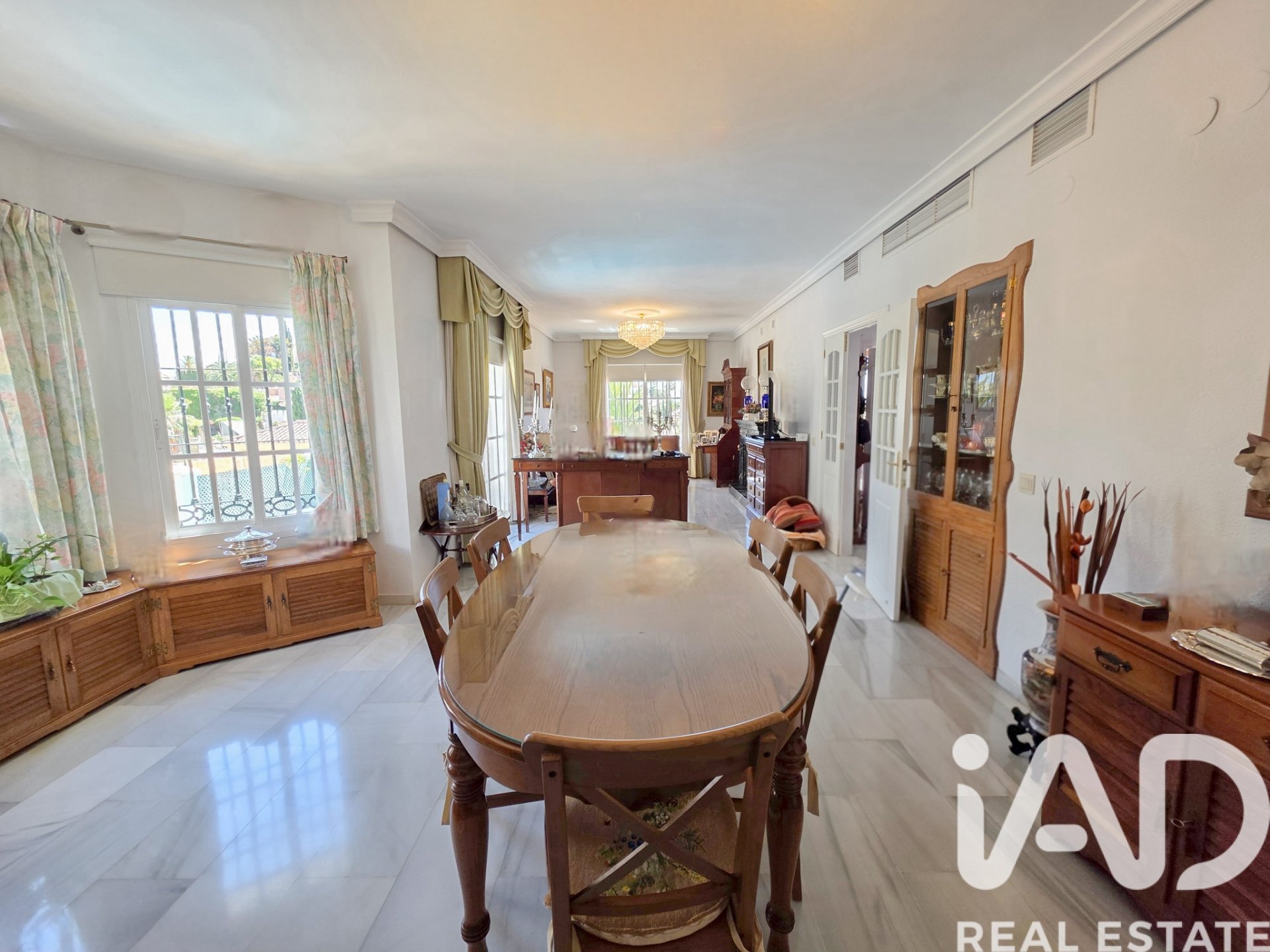 House in Malaga, Spain 6 bedrooms, 271 sq.m. No. 195130