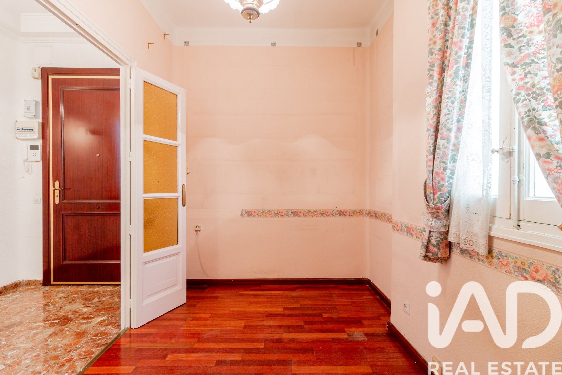 Apartament w Madrid, Hiszpania 4 sypialnie, 105 mkw. nr 195131