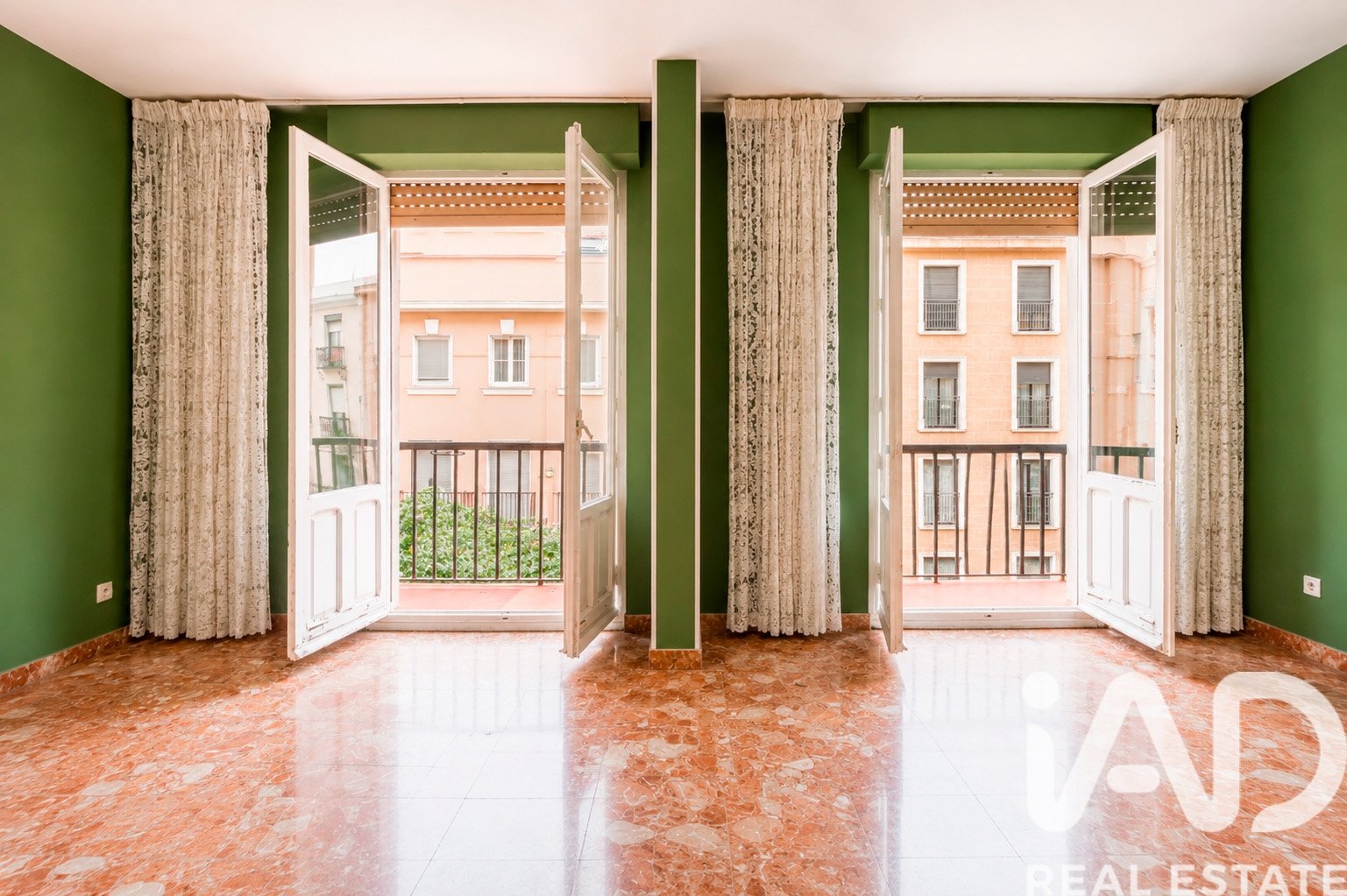 Apartament w Madrid, Hiszpania 4 sypialnie, 105 mkw. nr 195131