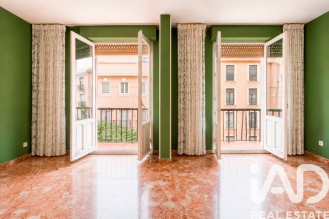 Apartamento en Madrid, España 4 dormitorios, 105 m2 No. 195131