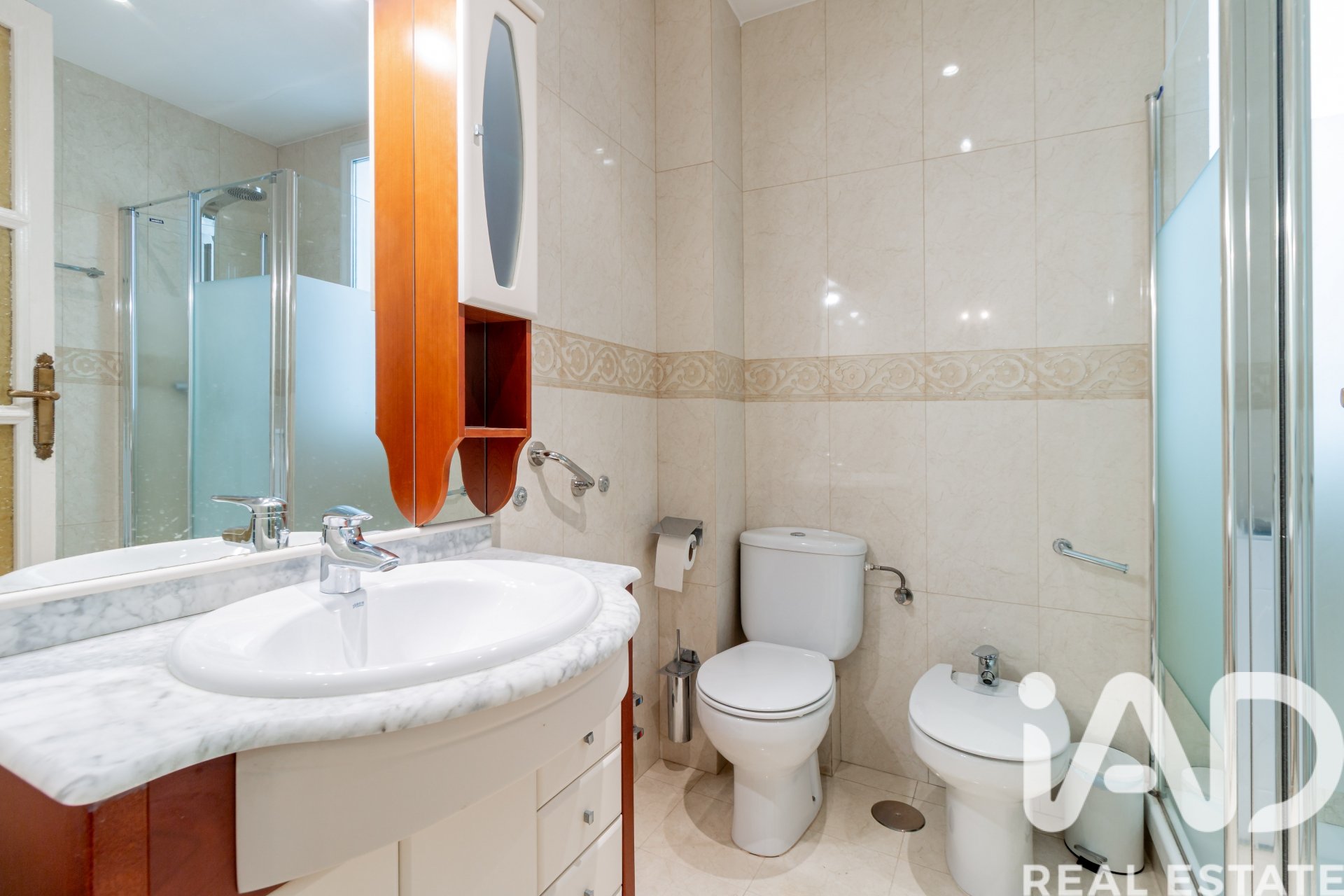 Apartament w Madrid, Hiszpania 4 sypialnie, 105 mkw. nr 195131