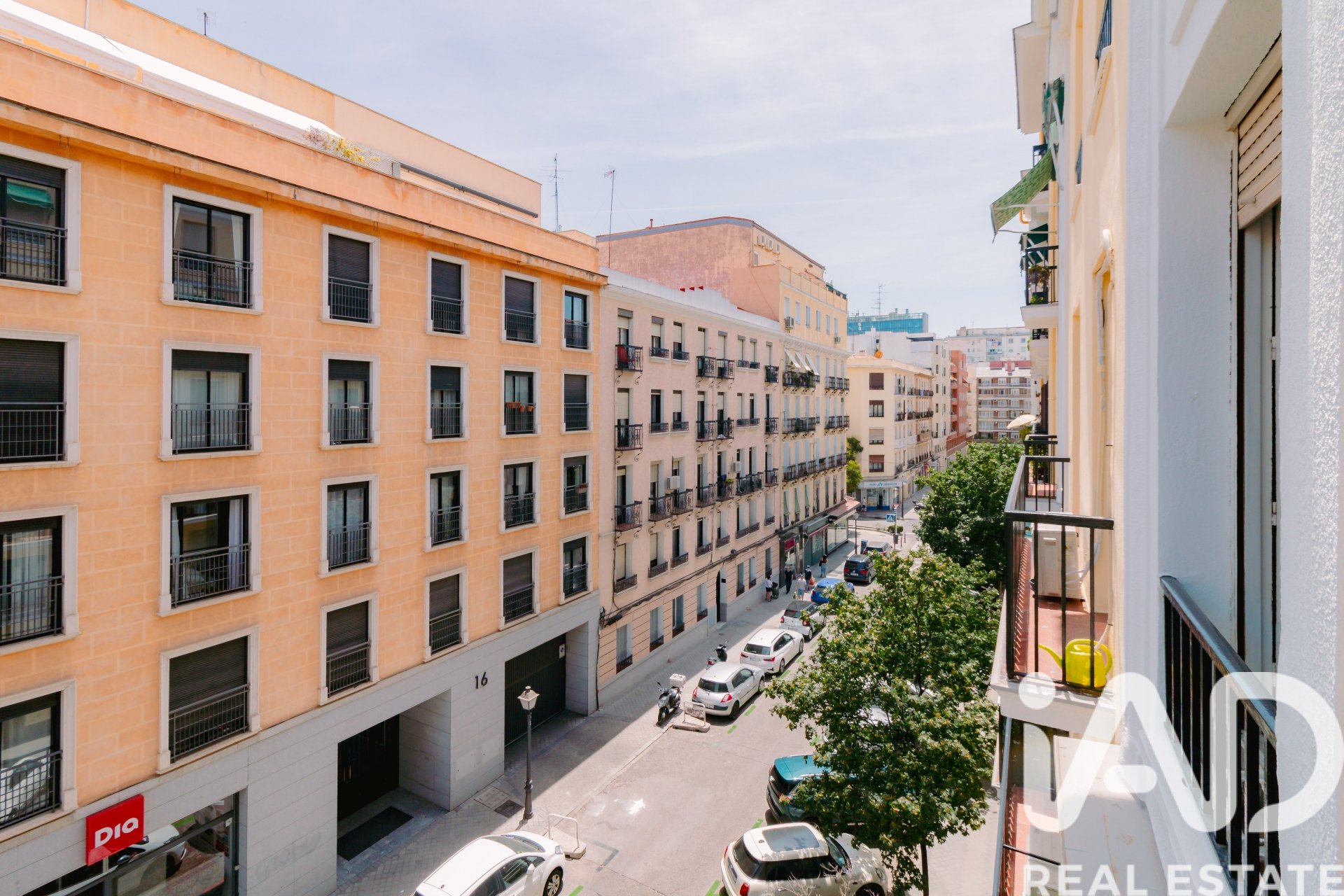 Apartament w Madrid, Hiszpania 4 sypialnie, 105 mkw. nr 195131