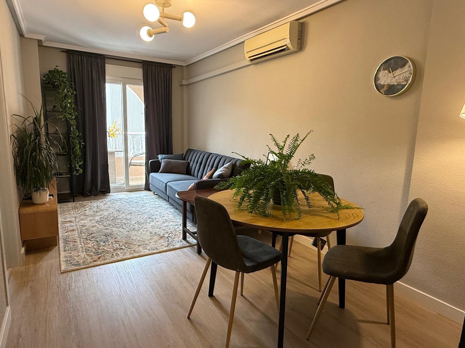 Apartment à Torrevieja, Alicante, Espagne 50 m2 No. 190470