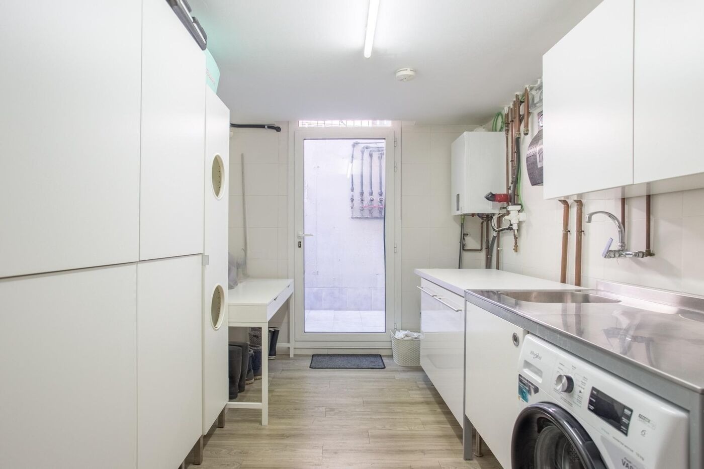 House in Sant Vicenc De Montalt, Barcelona, Spain 5 bedrooms,  No. 140781
