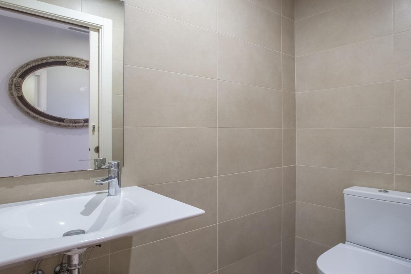 House in Sant Vicenc De Montalt, Barcelona, Spain 5 bedrooms,  No. 140781