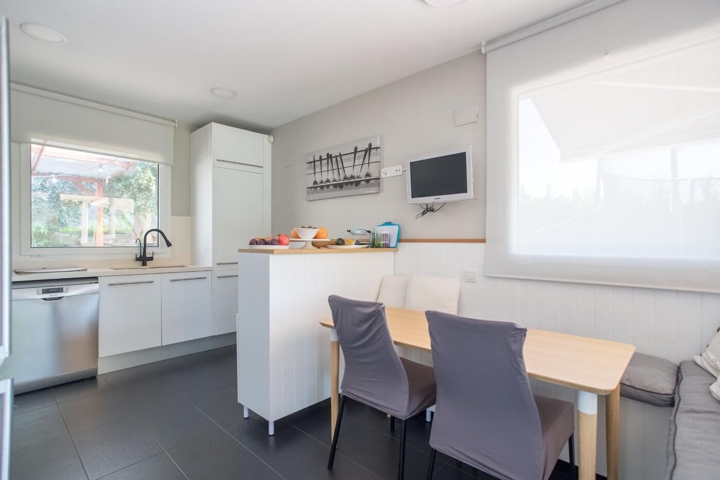 House in Sant Vicenc De Montalt, Barcelona, Spain 5 bedrooms,  No. 140781