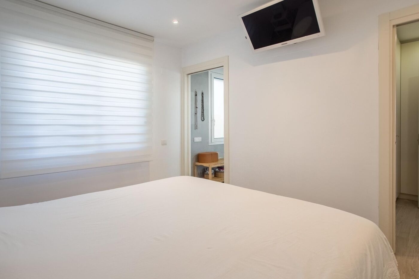 House in Sant Vicenc De Montalt, Barcelona, Spain 5 bedrooms,  No. 140781