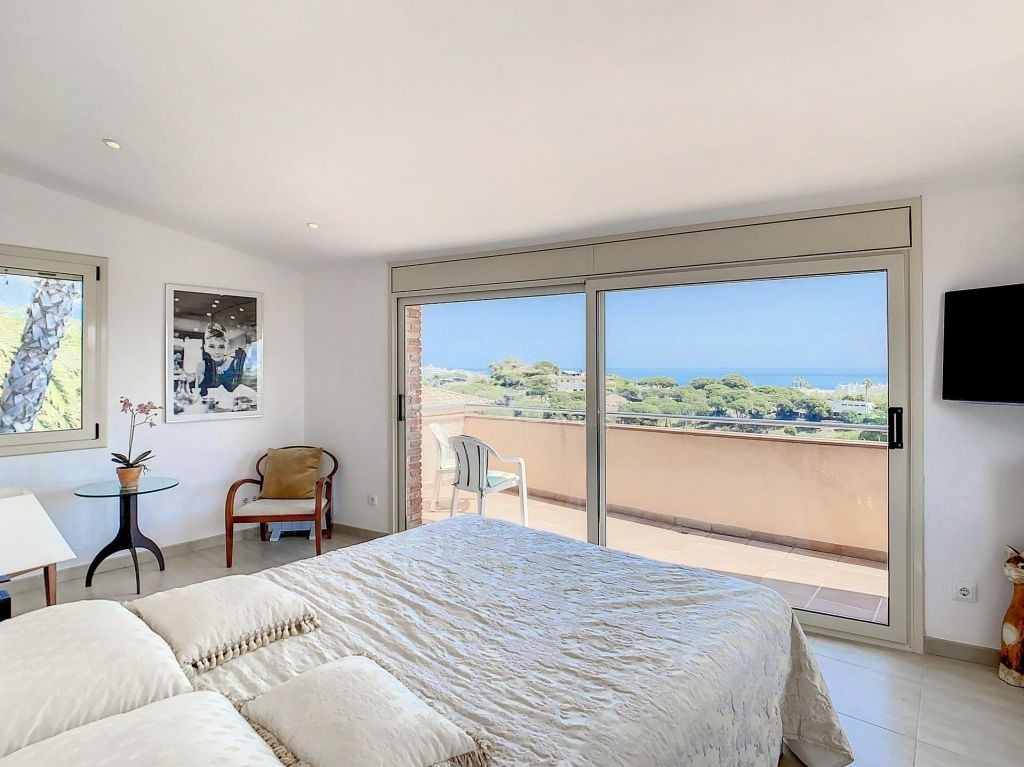 Talo Sant Pol de Mar, Barcelona, Espanja 5 makuuhuonetta,  No. 140779