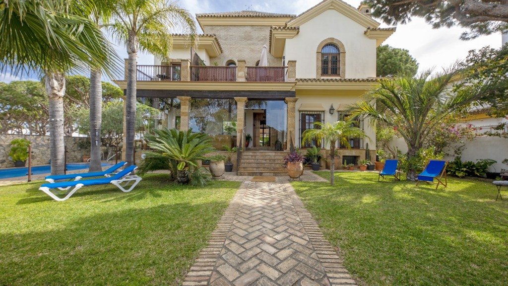 Villa i Chiclana de la Frontera, Cadiz, Spanien 14 sovrum, 453 kvm. Nr. 147694