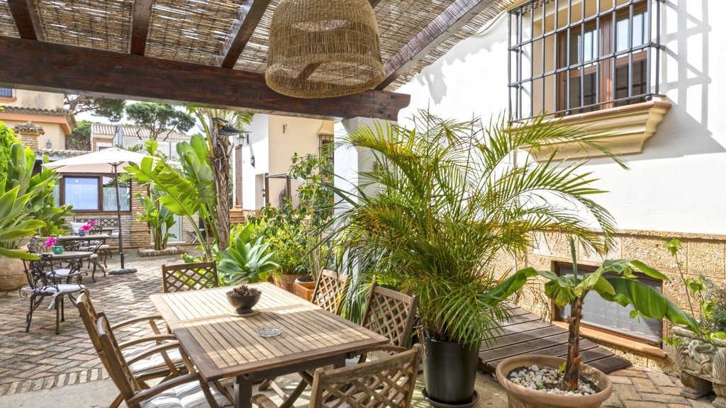Villa i Chiclana de la Frontera, Cadiz, Spanien 14 sovrum, 453 kvm. Nr. 147694