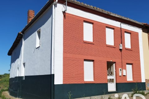 Huvila Pajares De Los Oteros, Leon, Espanja 2 makuuhuonetta, 260 m2 No. 187793