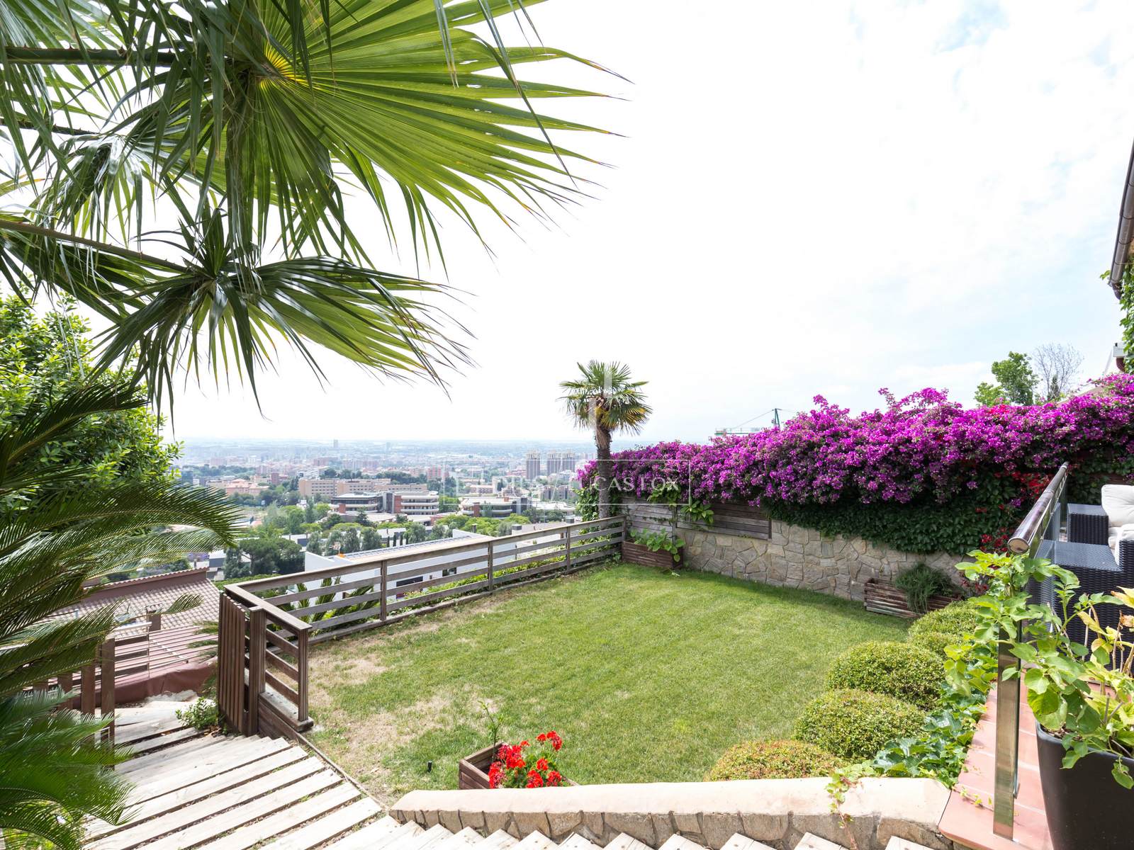 Villa en Esplugues de Llobregat, Barcelona, España 5 dormitorios, 425 m2 No. 150916