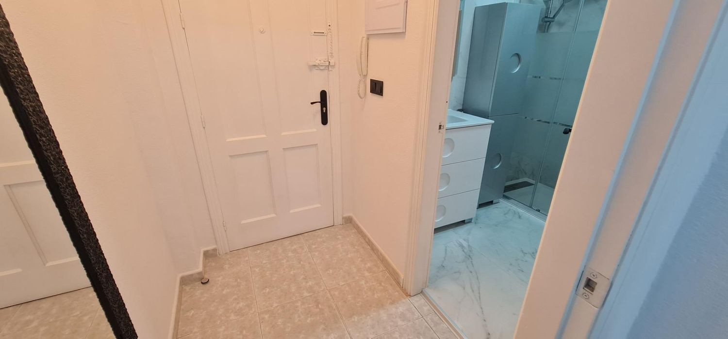 Apartamento en Torrevieja, Alicante, España 1 dormitorio, 51 m2 No. 183403