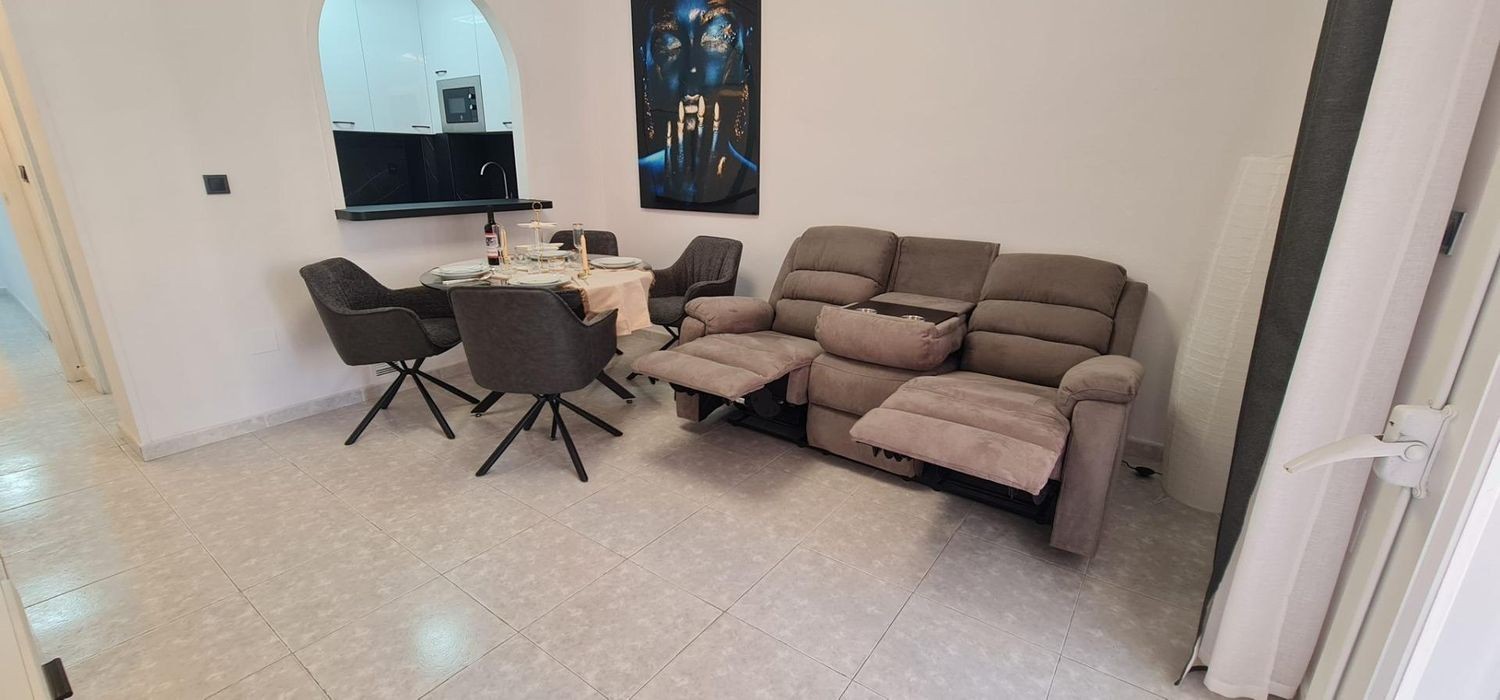 Apartamento en Torrevieja, Alicante, España 1 dormitorio, 51 m2 No. 183403