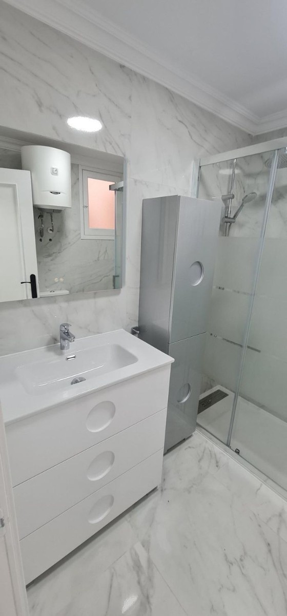 Apartamento en Torrevieja, Alicante, España 1 dormitorio, 51 m2 No. 183403