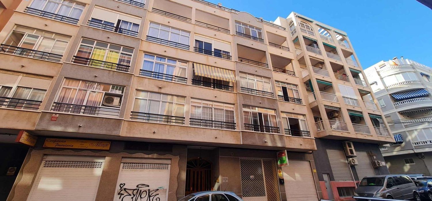 Apartamento en Torrevieja, Alicante, España 1 dormitorio, 51 m2 No. 183403