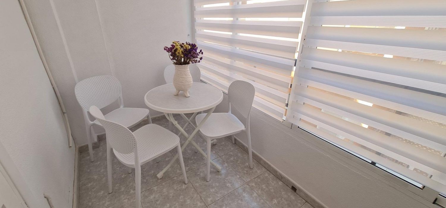 Apartamento en Torrevieja, Alicante, España 1 dormitorio, 51 m2 No. 183403