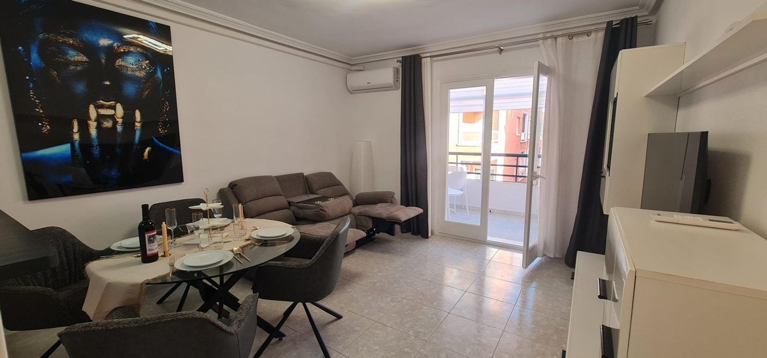 Apartamento en Torrevieja, Alicante, España 1 dormitorio, 51 m2 No. 183403