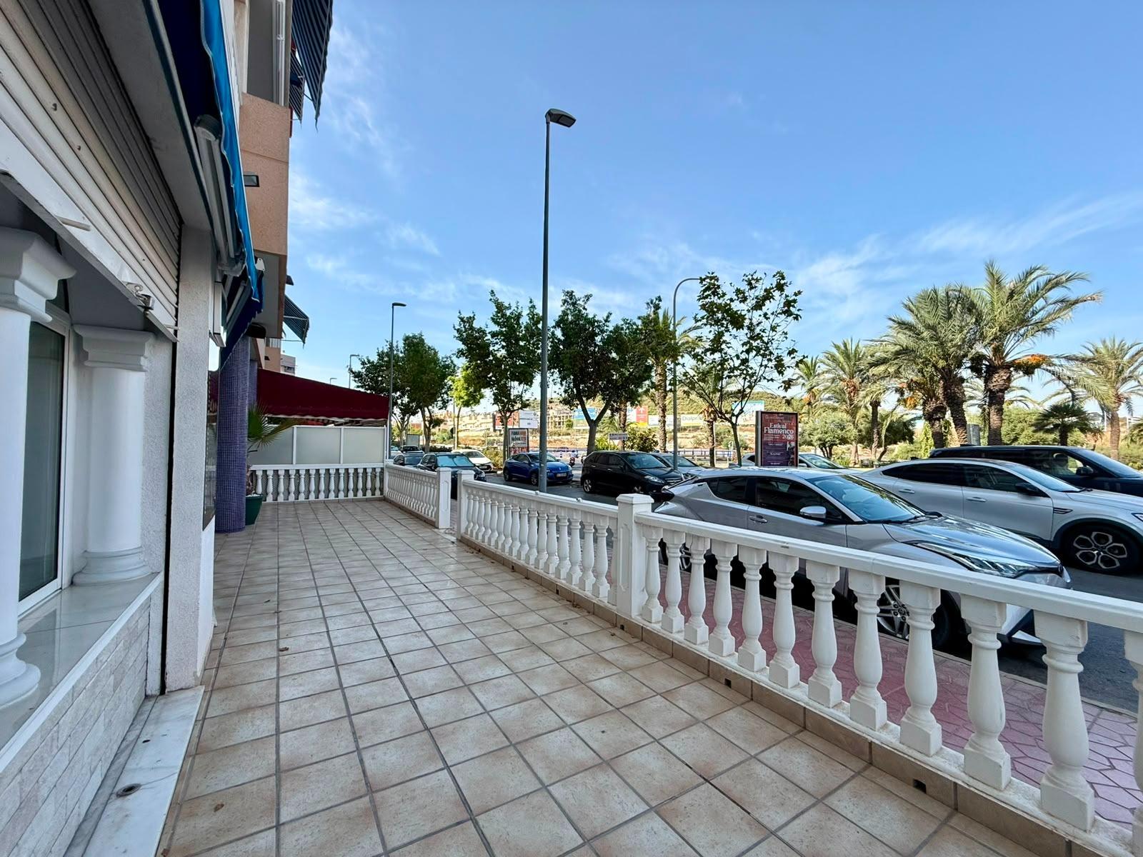 Propiedad comercial en Guardamar del Segura, Alicante, España 101 m2 No. 193302