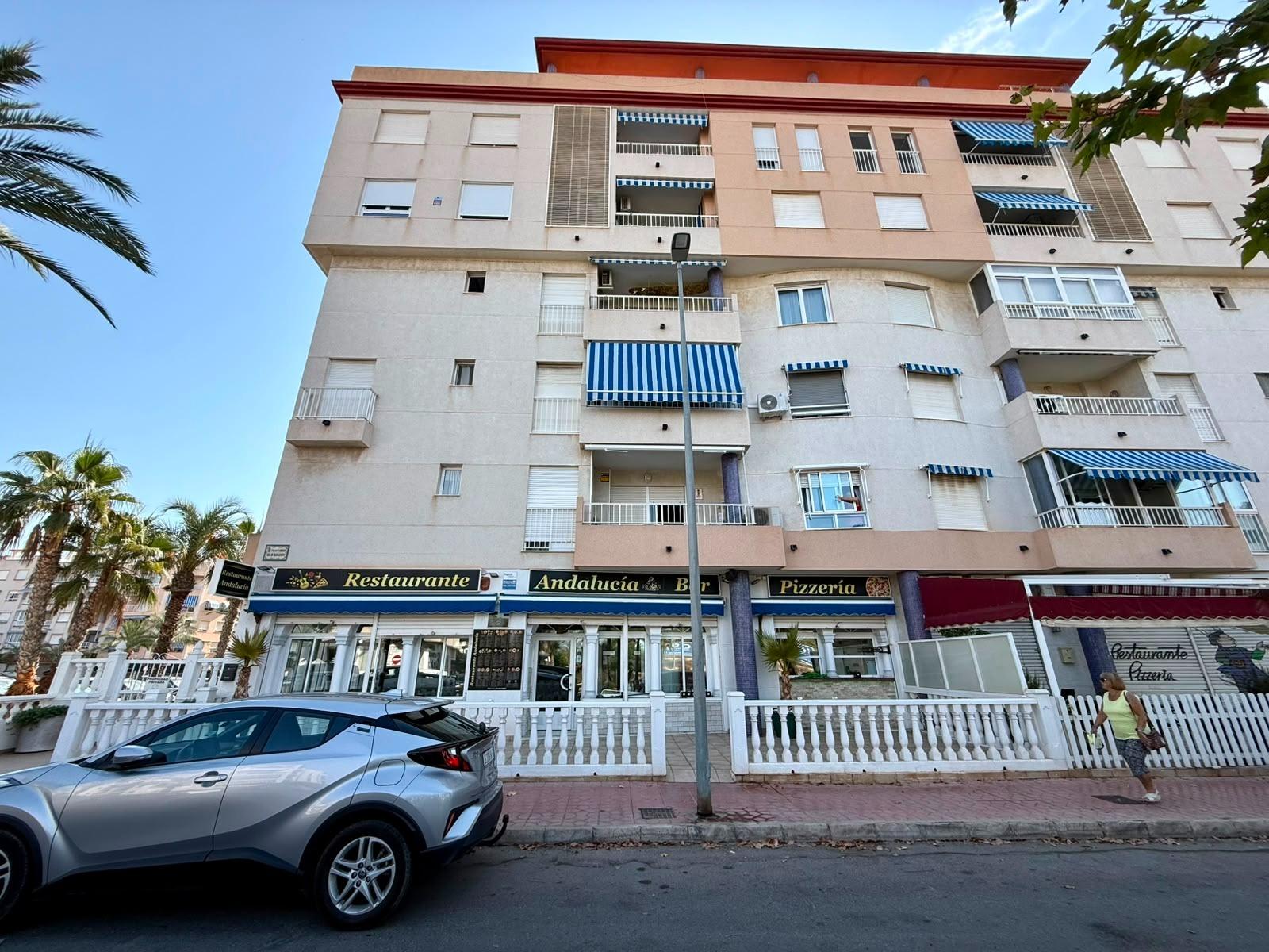 Propiedad comercial en Guardamar del Segura, Alicante, España 101 m2 No. 193302