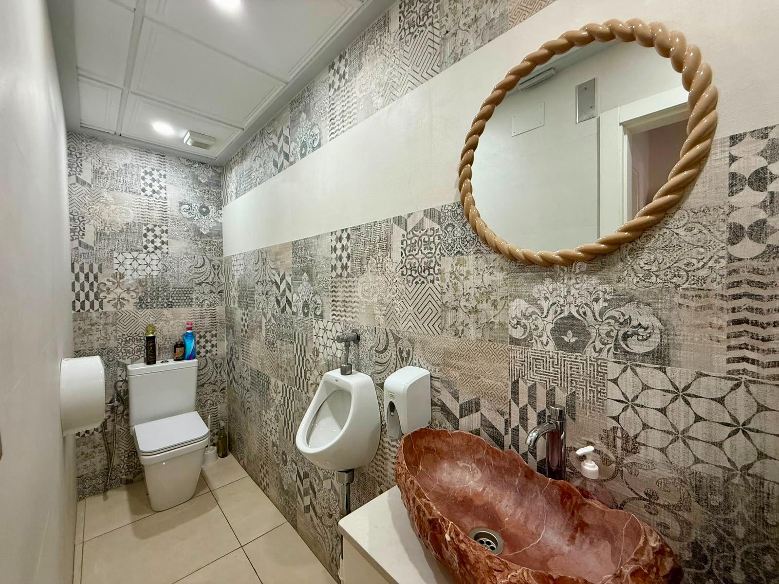 Commercial property in Guardamar del Segura, Alicante, Spain 101 sq.m. No. 193303