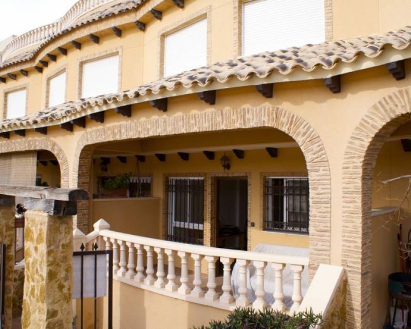 Villetta a schiera a Guardamar del Segura, Alicante, Spagna 4 camere da letto, 100 mq. N° 81037