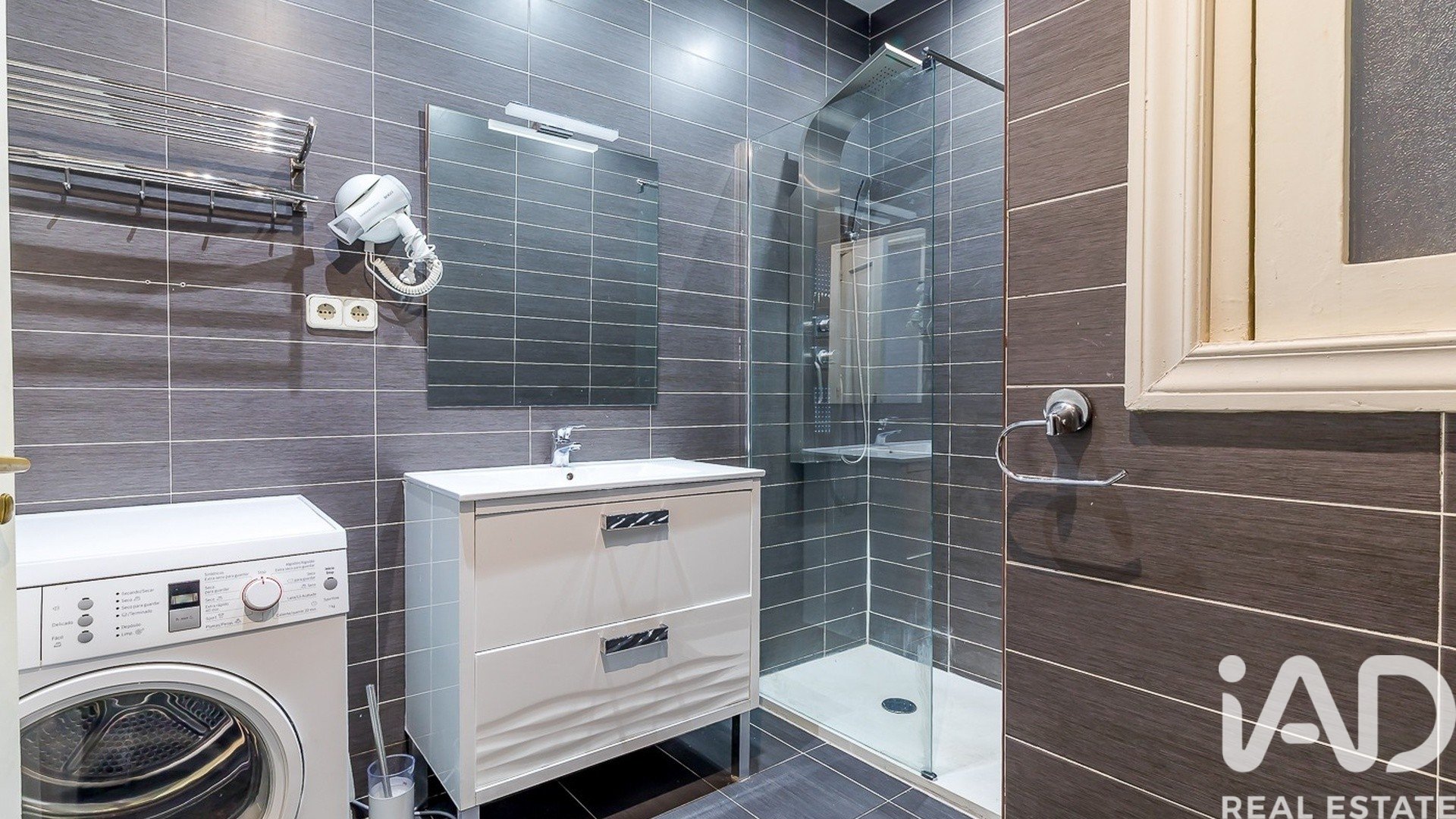 Apartment à Madrid, Espagne 4 chambres, 130 m2 No. 195031