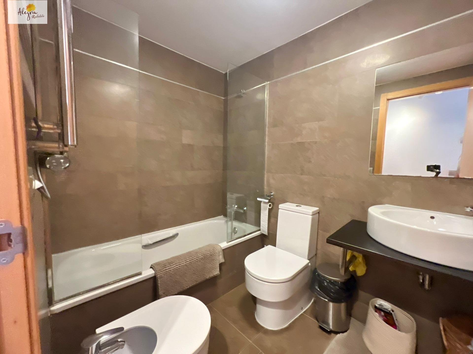 Huoneisto Mislata, Valencia, Espanja 1 makuuhuone, 110 m2 No. 167648