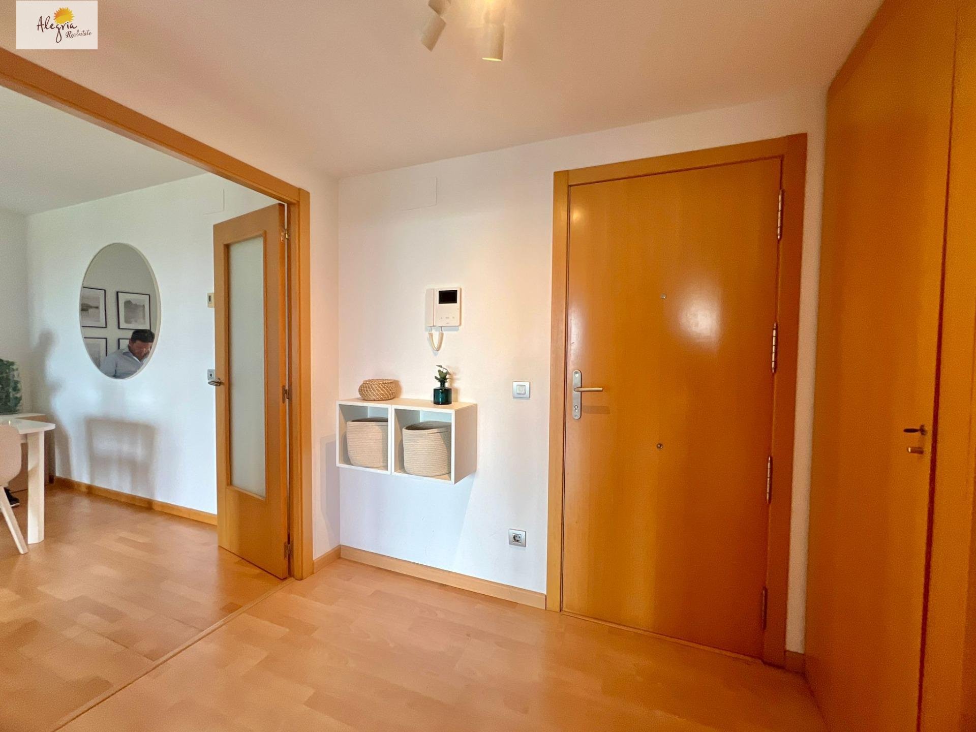 Huoneisto Mislata, Valencia, Espanja 1 makuuhuone, 110 m2 No. 167648