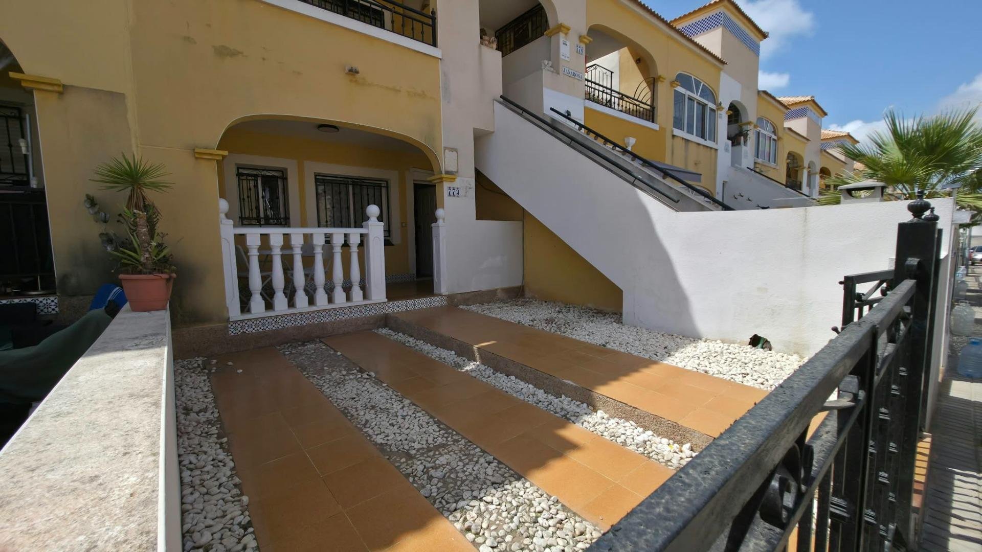 Bungalow in Torrevieja, Alicante, Spain 2 bedrooms, 62 sq.m. No. 182910