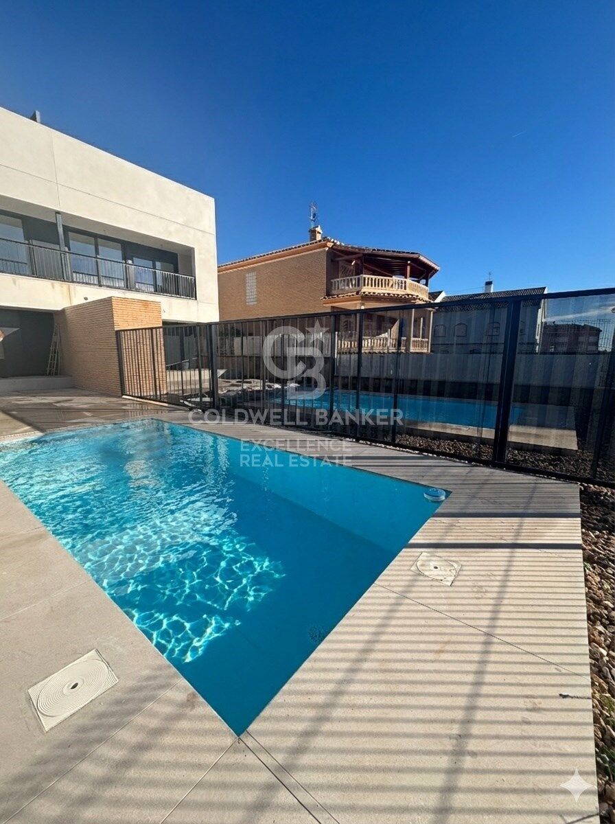 Kaupunkipientalo Benisano, Valencia, Espanja 3 makuuhuonetta, 270 m2 No. 157367